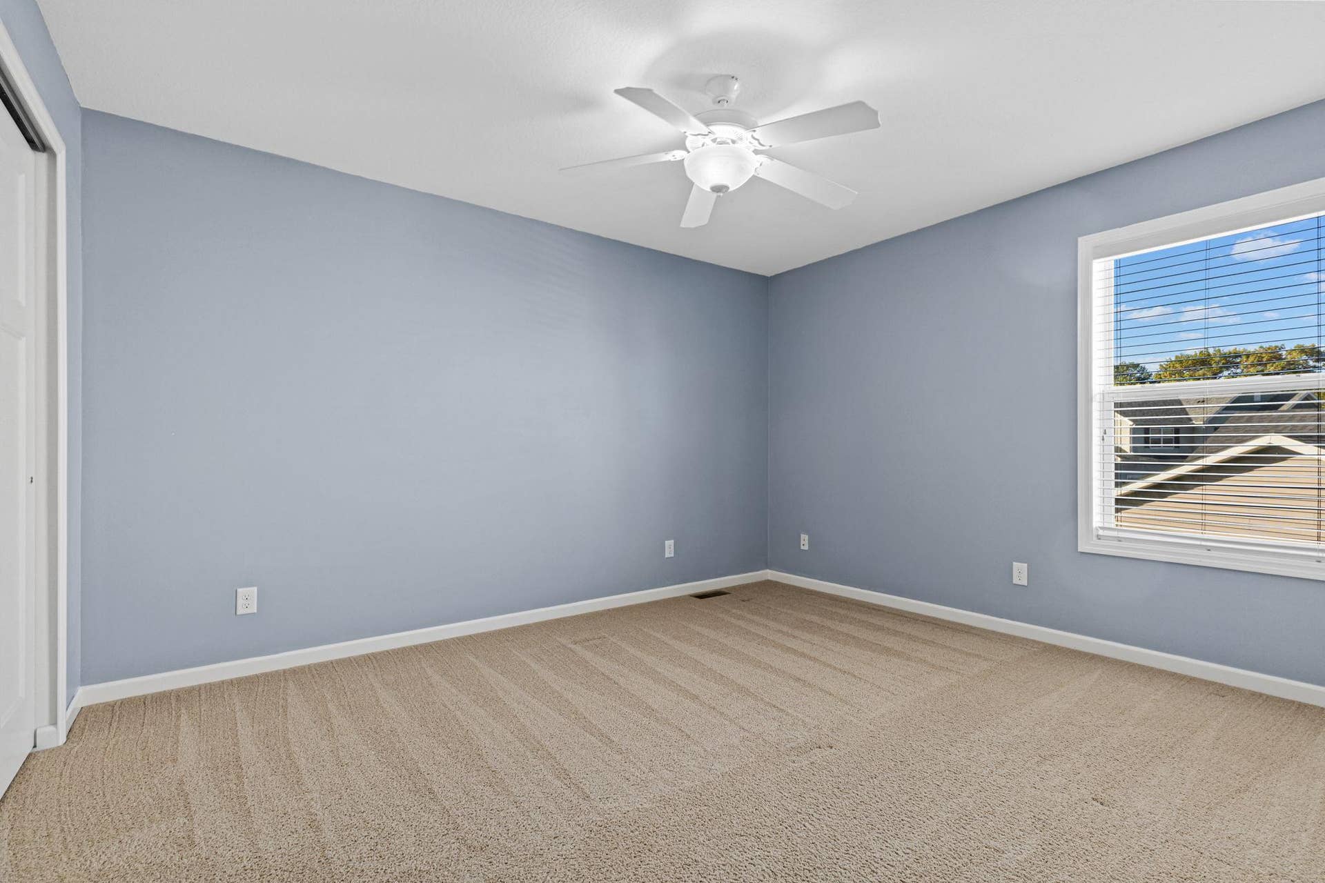 626 Eastgate Parkway, Mahtomedi, MN 55115 Upper Level Bedroom Three