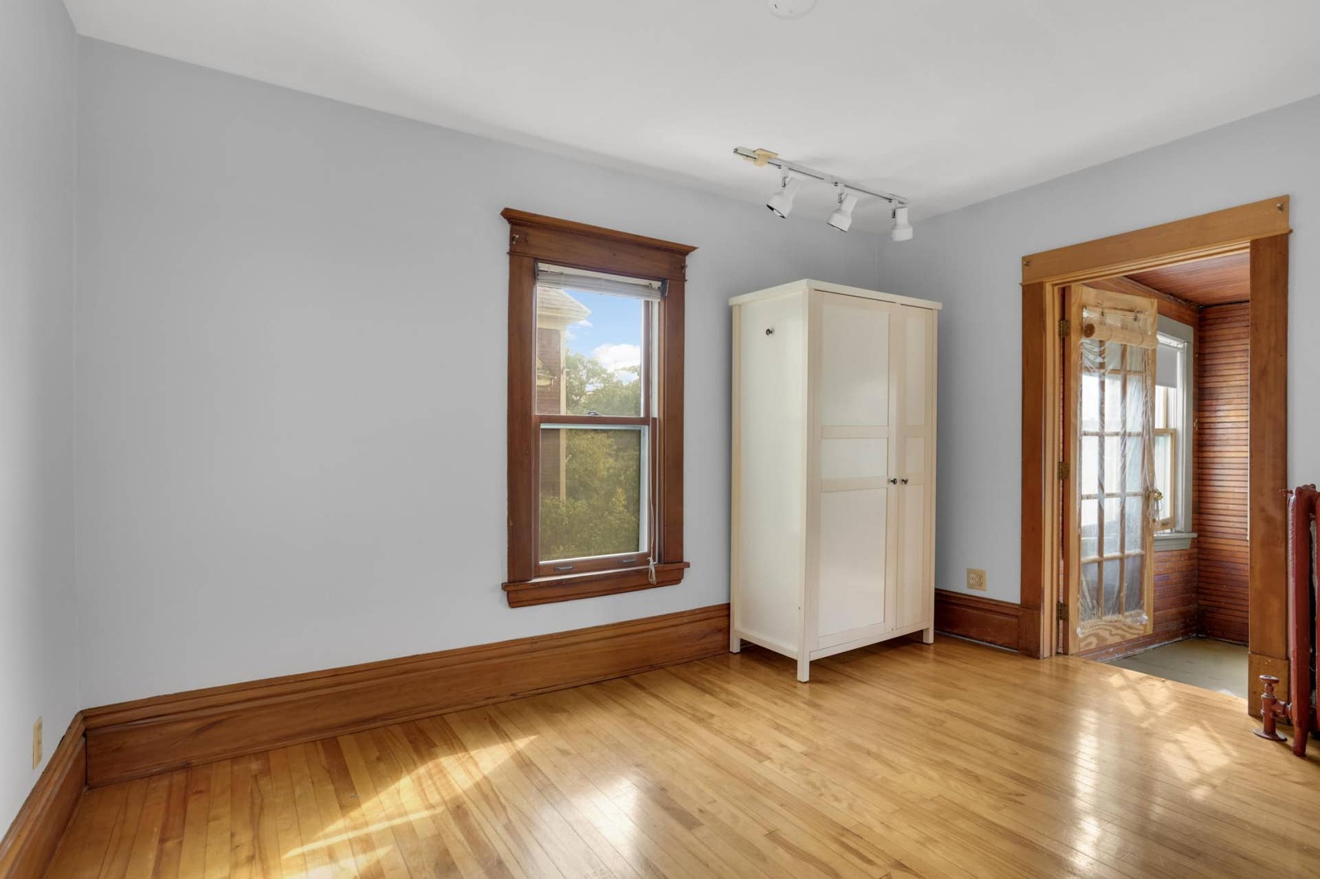 207 W 34th Street, 48, Minneapolis, MN 55408 Image-25.jpg