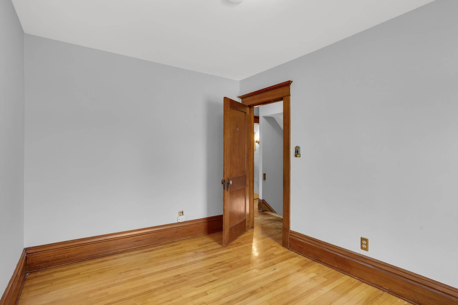 207 W 34th Street, 48, Minneapolis, MN 55408 Image-24.jpg