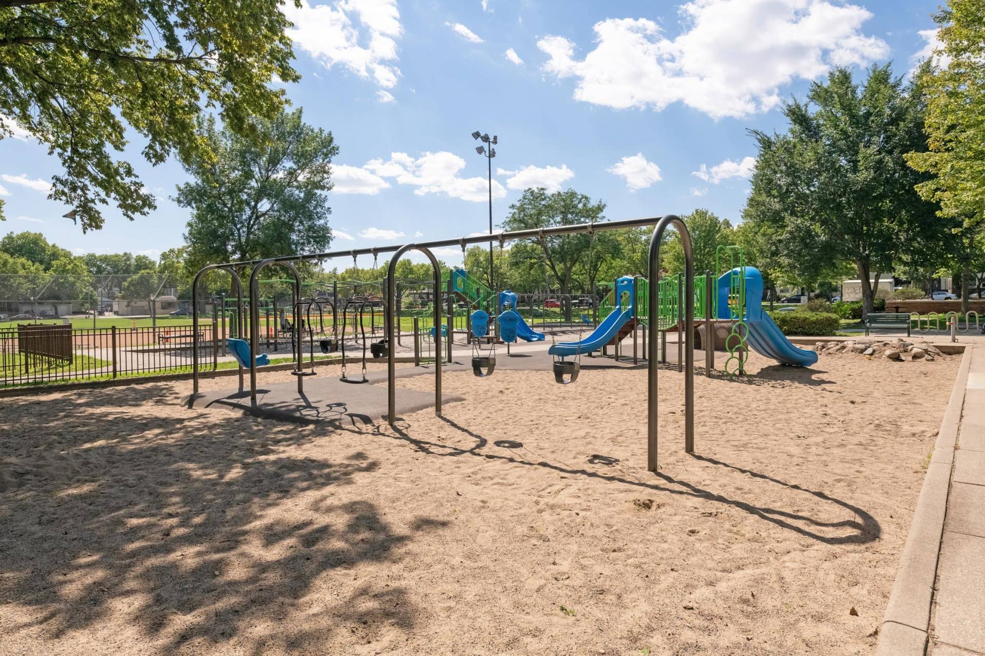 207 W 34th Street, 48, Minneapolis, MN 55408 Image-45.jpg