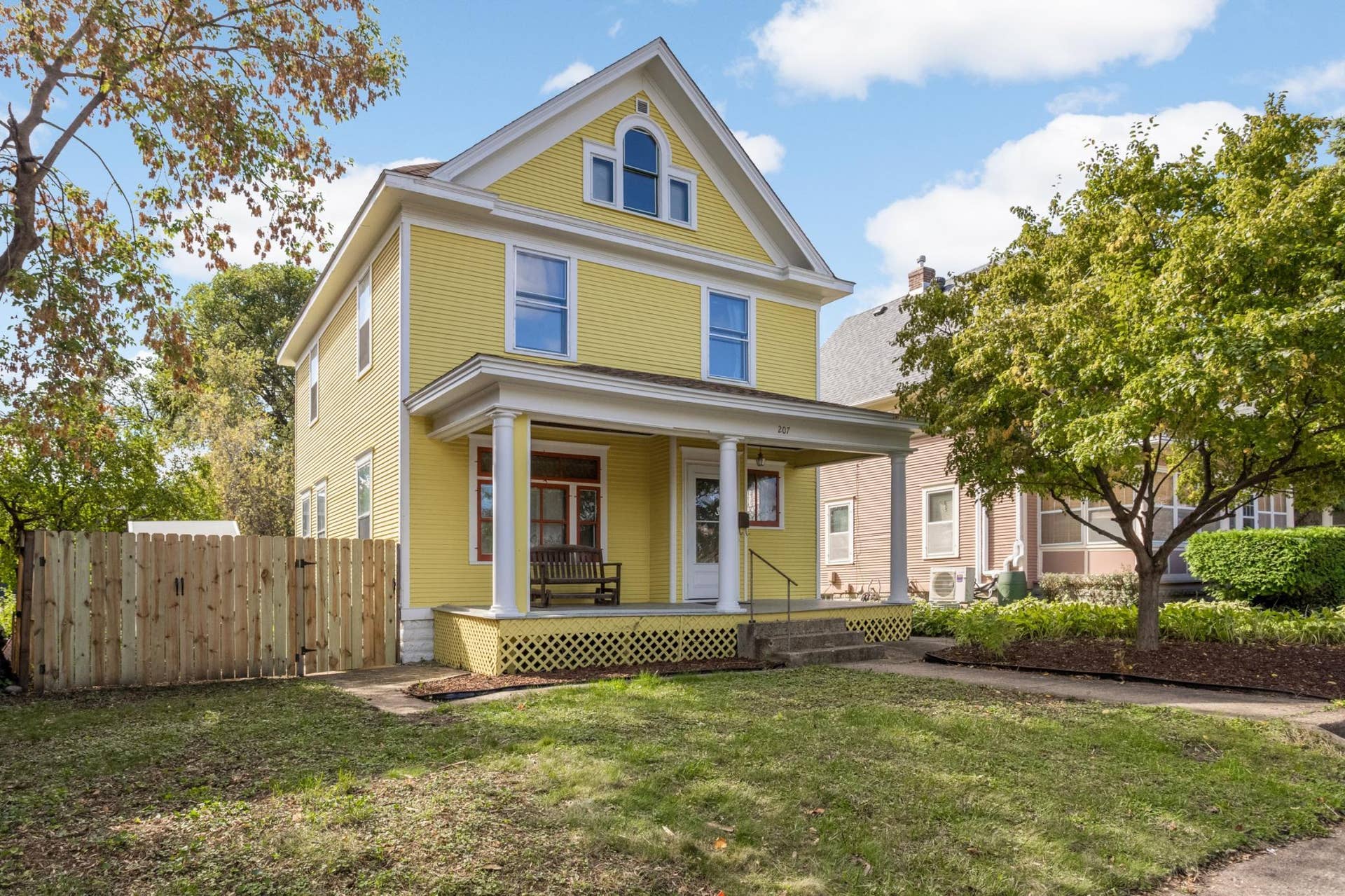 207 W 34th Street, 48, Minneapolis, MN 55408 Image-1.jpg