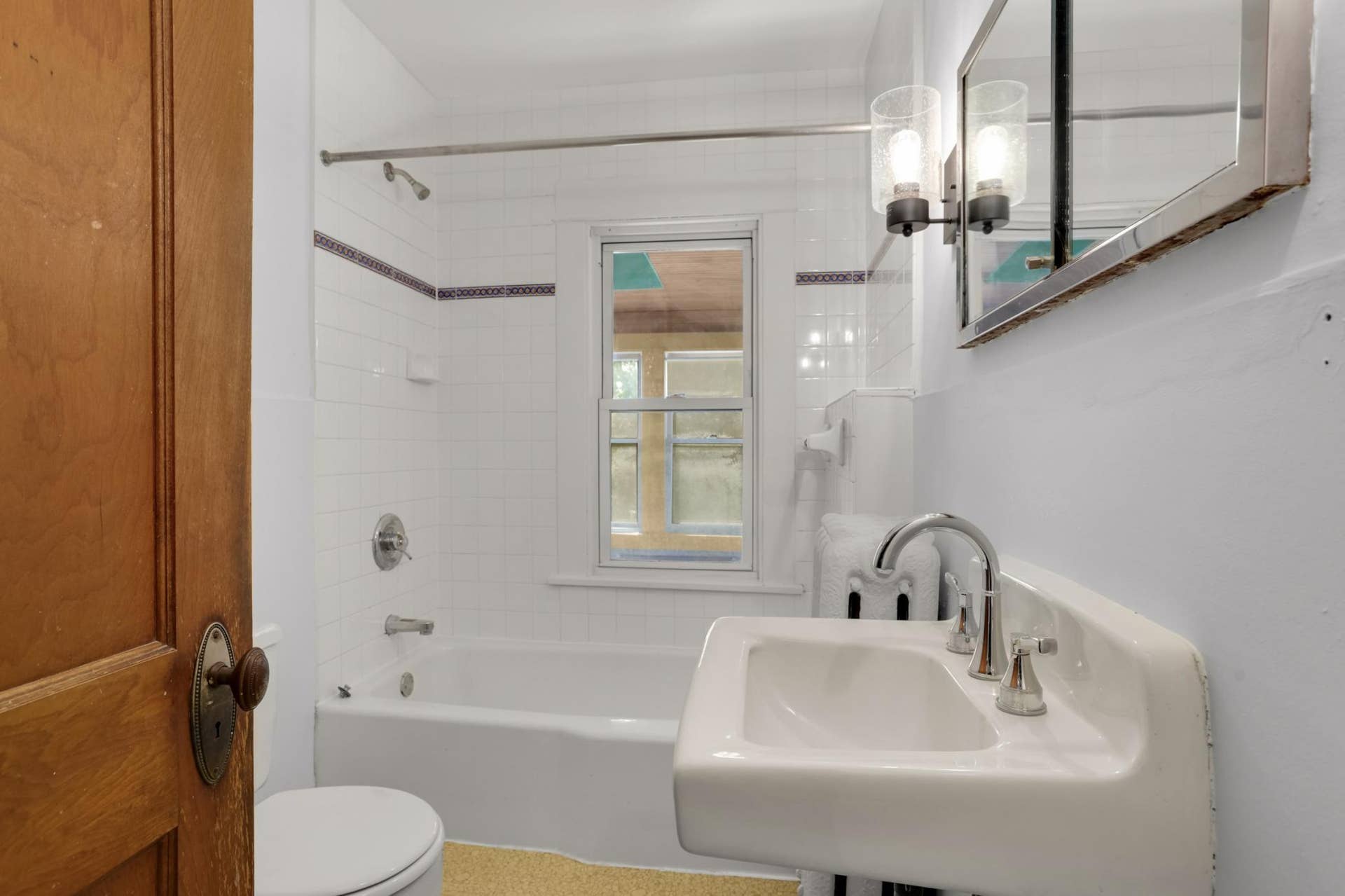 207 W 34th Street, 48, Minneapolis, MN 55408 Image-30.jpg