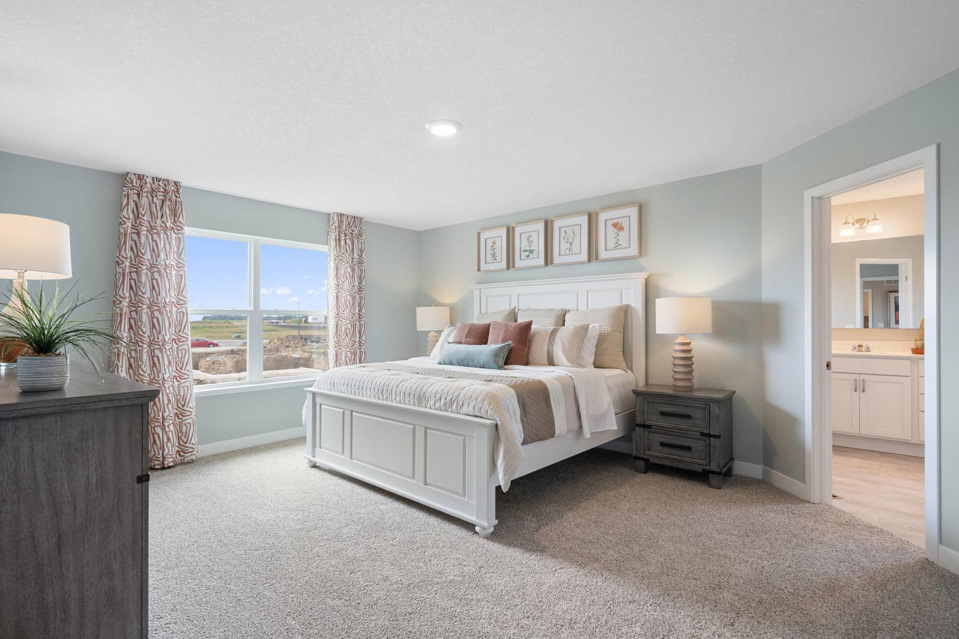 4774 Blake Court, Woodbury, MN 55129 Primary bedroom is spacious yet cozy.