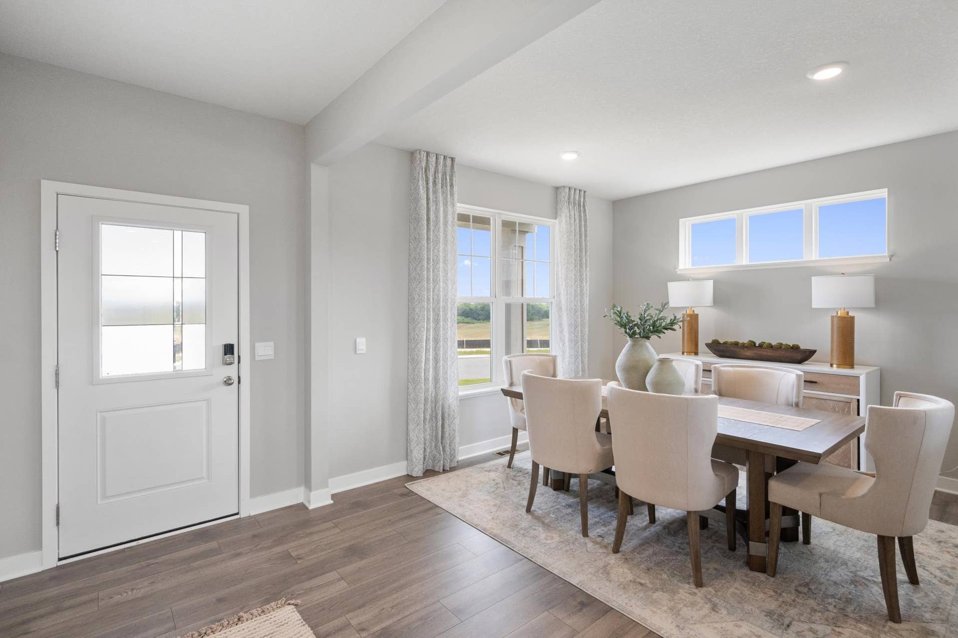 4774 Blake Court, Woodbury, MN 55129 Guests will love your wonderful dining or flex room.