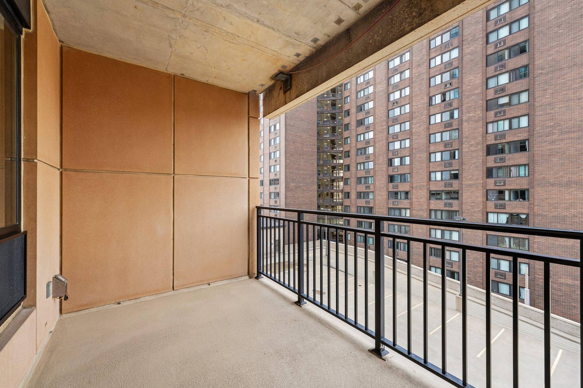100 3rd Avenue S, #504, 19, Minneapolis, MN 55401 Gas Grill Ready
