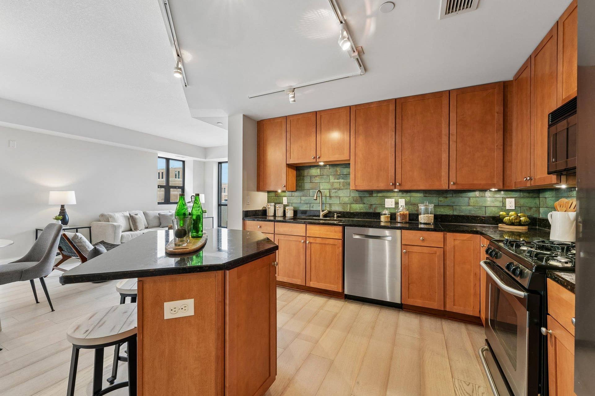 100 3rd Avenue S, #504, 19, Minneapolis, MN 55401 100 3rd Avenue S, #504, 19, Minneapolis, MN 55401