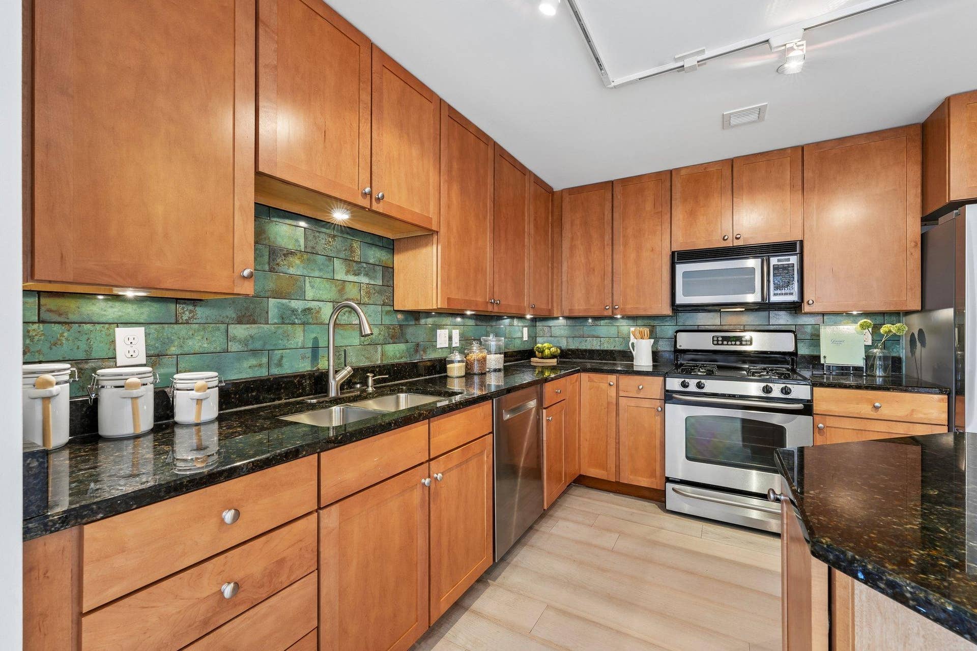 100 3rd Avenue S, #504, 19, Minneapolis, MN 55401 100 3rd Avenue S, #504, 19, Minneapolis, MN 55401