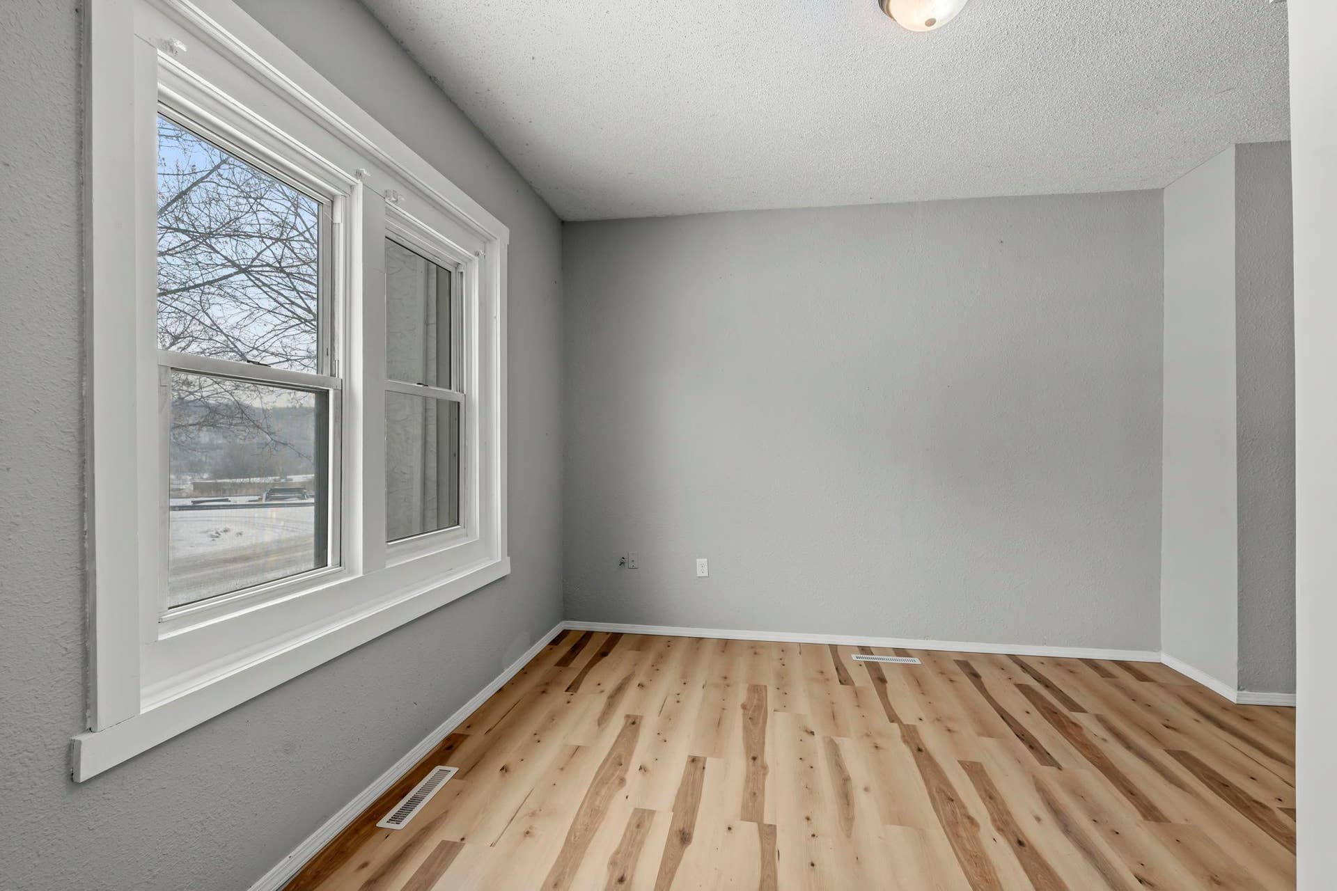 275 Western Avenue S, 103, Saint Paul, MN 55102 12-web-or-mls-275 Western Ave S-13.jpg
