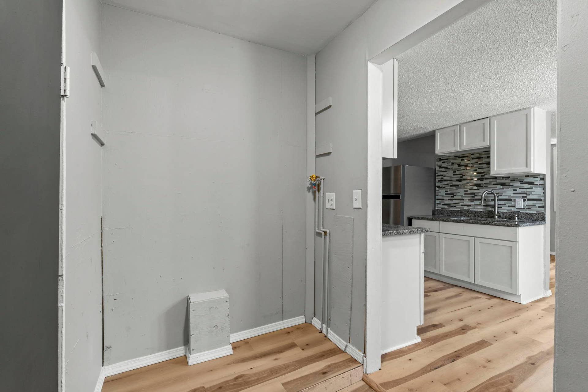 275 Western Avenue S, 103, Saint Paul, MN 55102 26-web-or-mls-275 Western Ave S-83.jpg