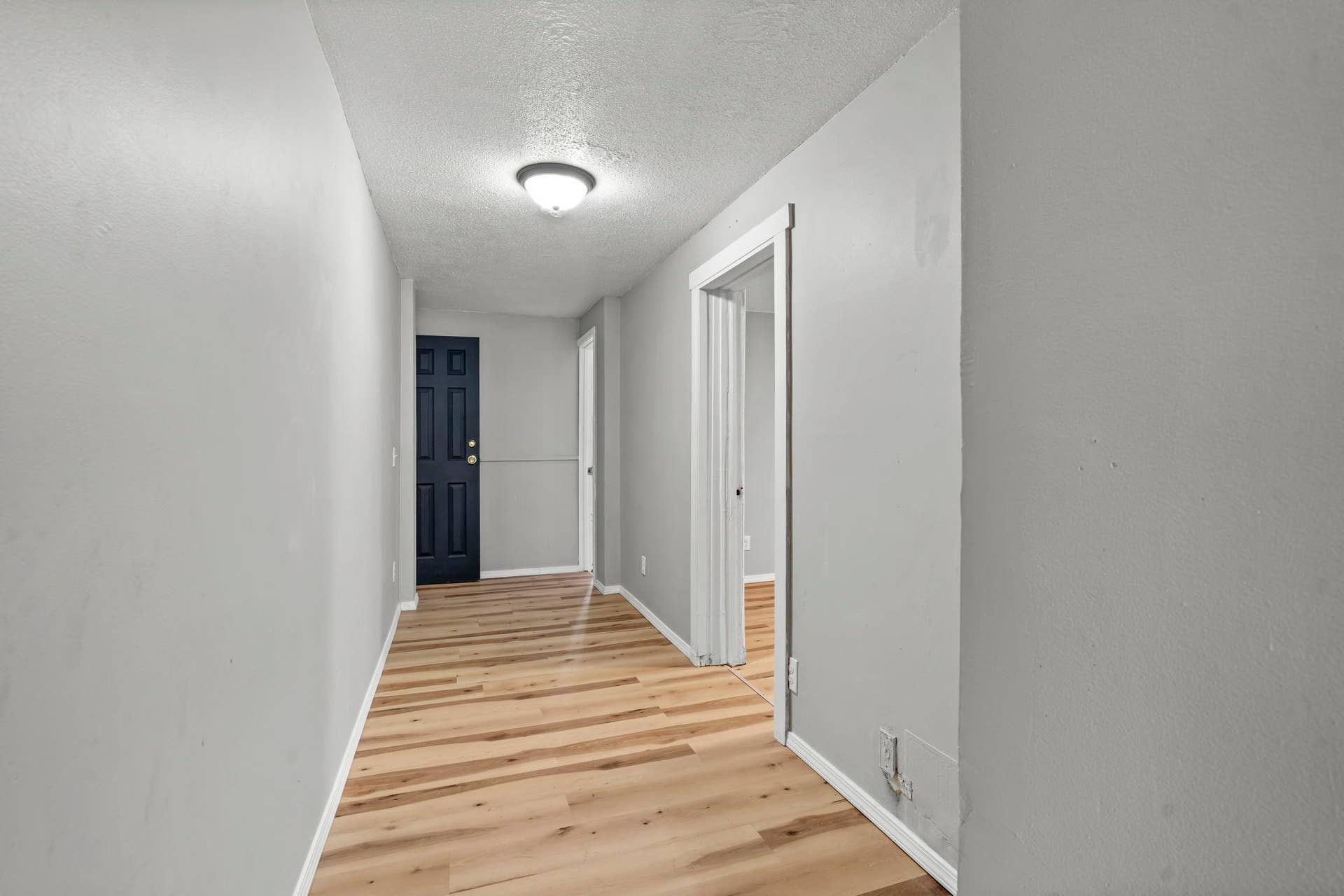 275 Western Avenue S, 103, Saint Paul, MN 55102 20-web-or-mls-275 Western Ave S-53.jpg