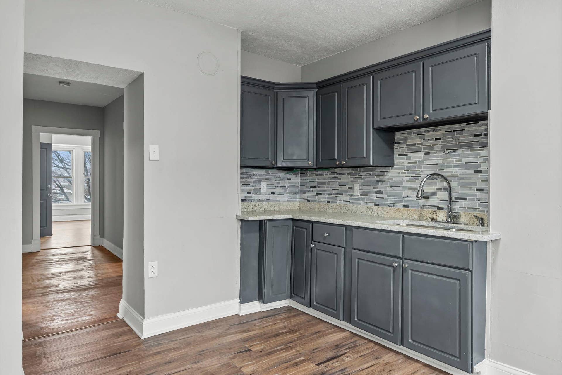275 Western Avenue S, 103, Saint Paul, MN 55102 37-web-or-mls-275 Western Ave S-193.jpg