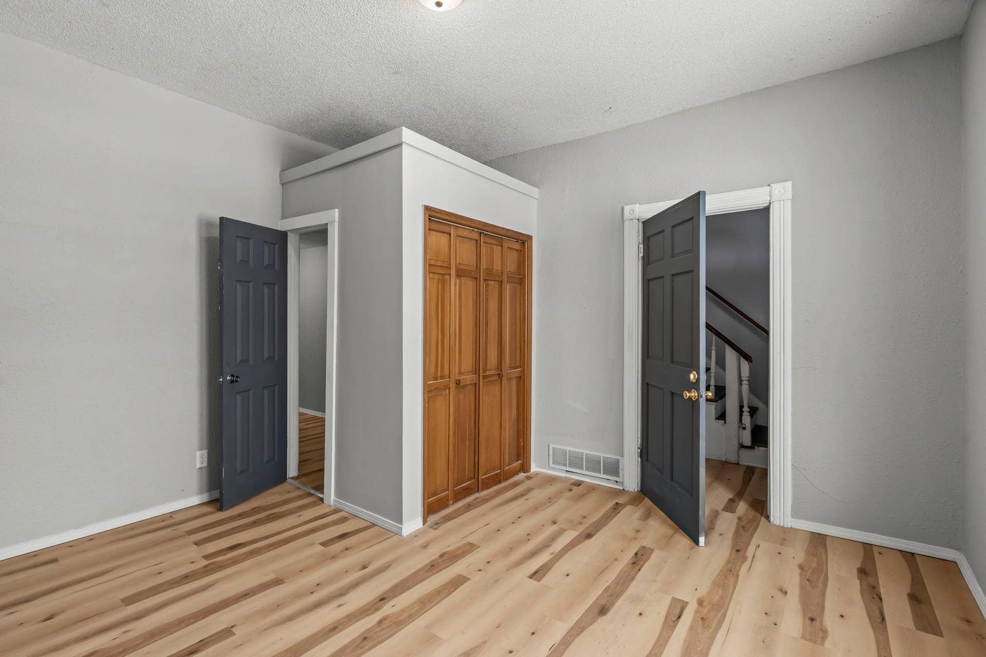 275 Western Avenue S, 103, Saint Paul, MN 55102 13-web-or-mls-275 Western Ave S-18.jpg