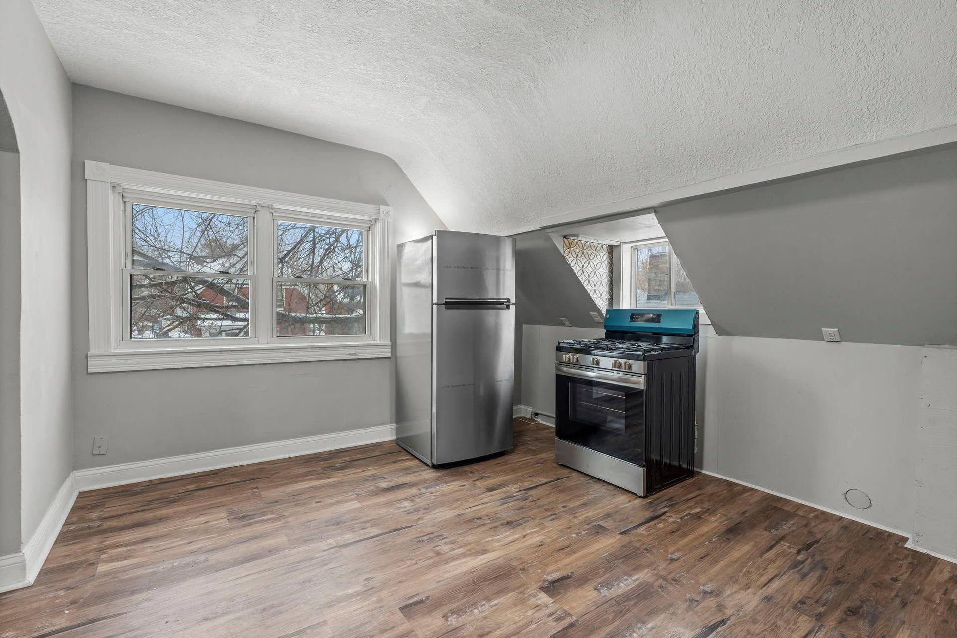 275 Western Avenue S, 103, Saint Paul, MN 55102 40-web-or-mls-275 Western Ave S-208.jpg