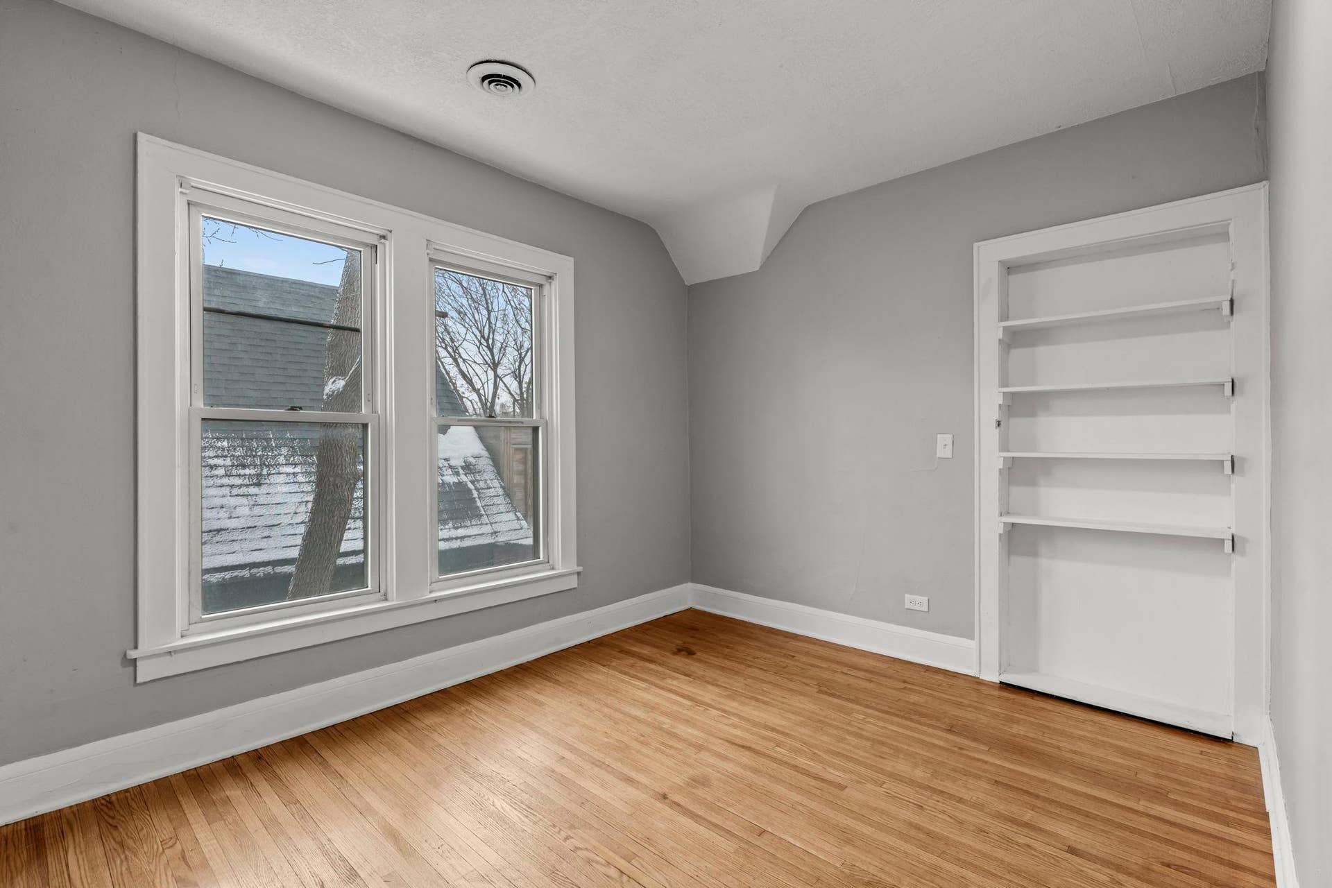 275 Western Avenue S, 103, Saint Paul, MN 55102 49-web-or-mls-275 Western Ave S-168.jpg