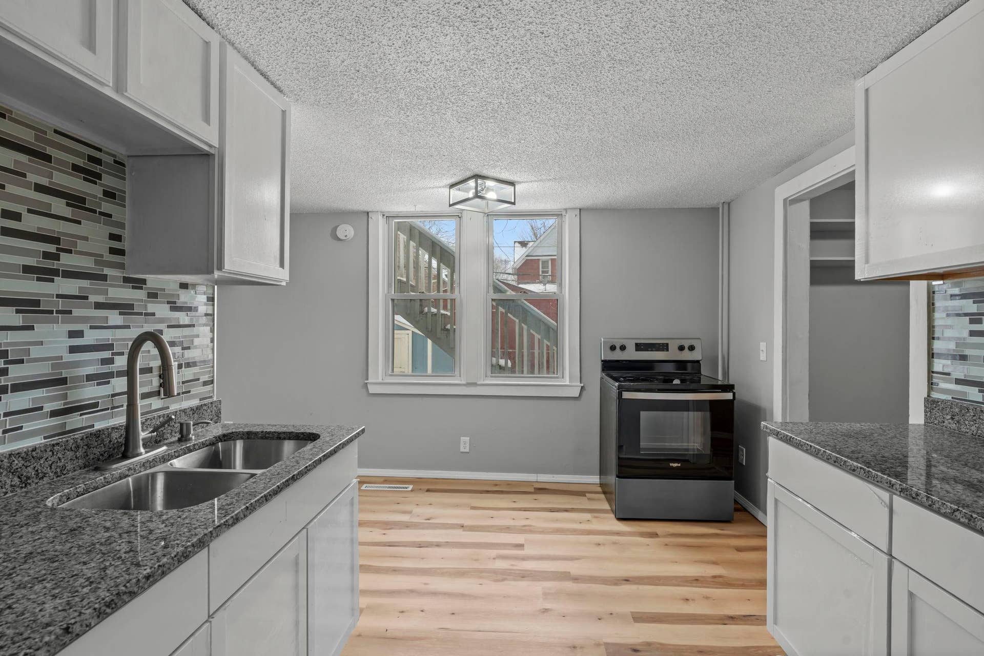275 Western Avenue S, 103, Saint Paul, MN 55102 21-web-or-mls-275 Western Ave S-58.jpg