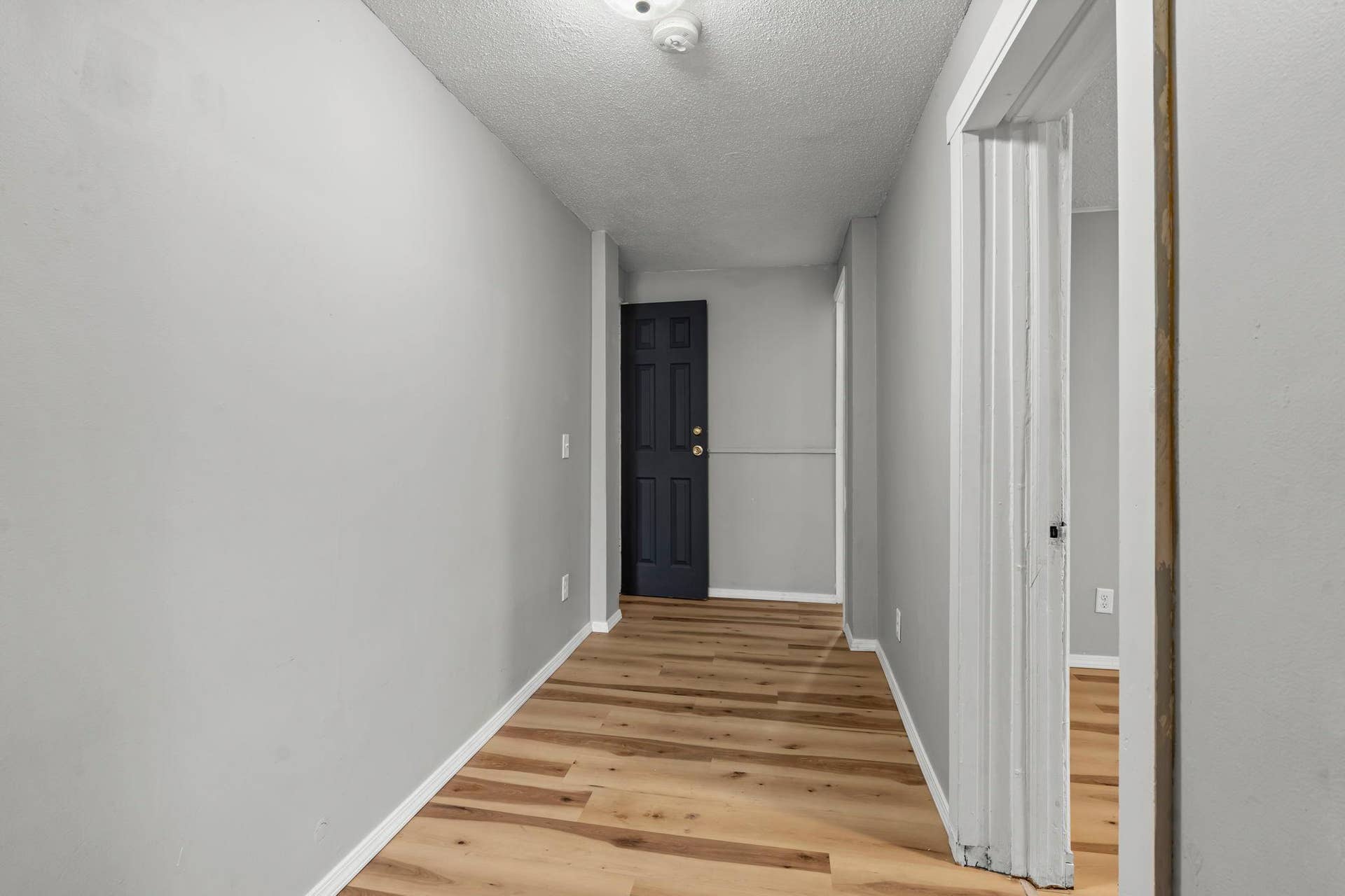 275 Western Avenue S, 103, Saint Paul, MN 55102 16-web-or-mls-275 Western Ave S-33.jpg