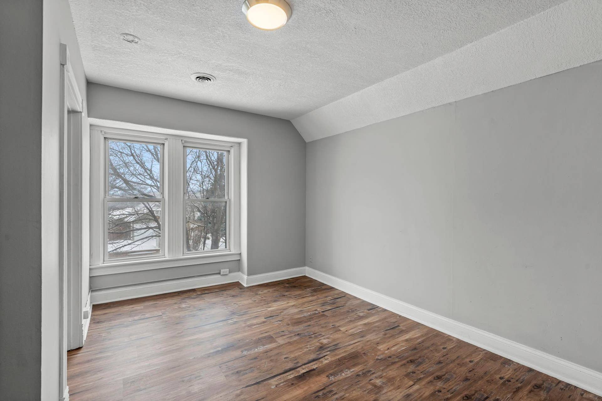 275 Western Avenue S, 103, Saint Paul, MN 55102 41-web-or-mls-275 Western Ave S-128.jpg