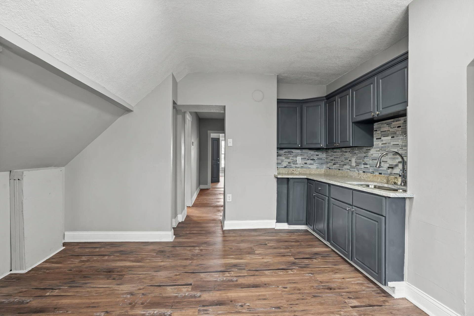 275 Western Avenue S, 103, Saint Paul, MN 55102 38-web-or-mls-275 Western Ave S-198.jpg