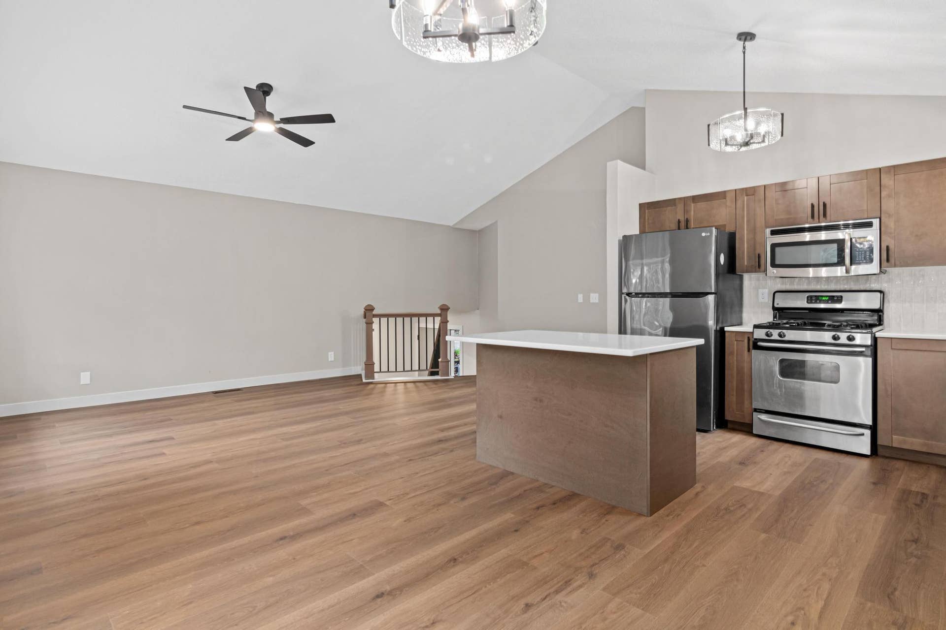 2365 Hillwood Drive E, Maplewood, MN 55119 2365 Hillwood Dr-7.jpg