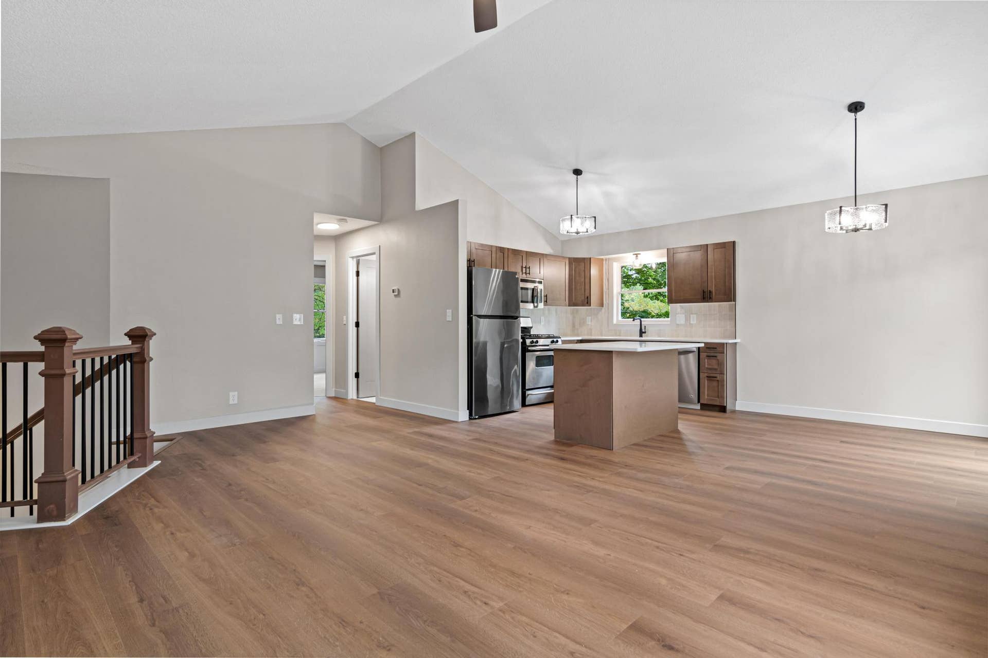 2365 Hillwood Drive E, Maplewood, MN 55119 2365 Hillwood Dr-4.jpg