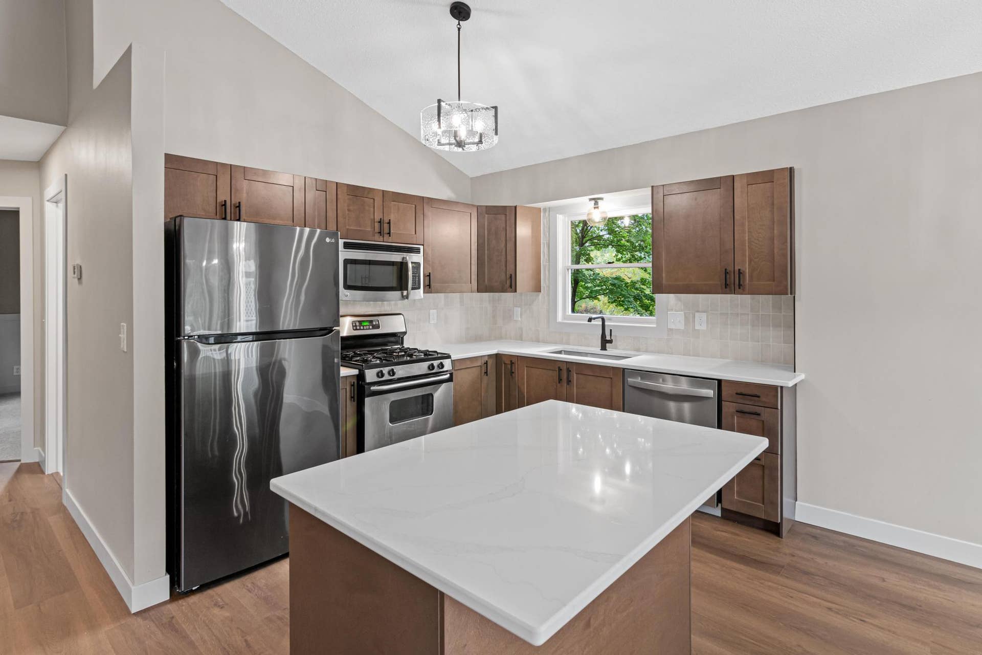 2365 Hillwood Drive E, Maplewood, MN 55119 2365 Hillwood Dr-9.jpg