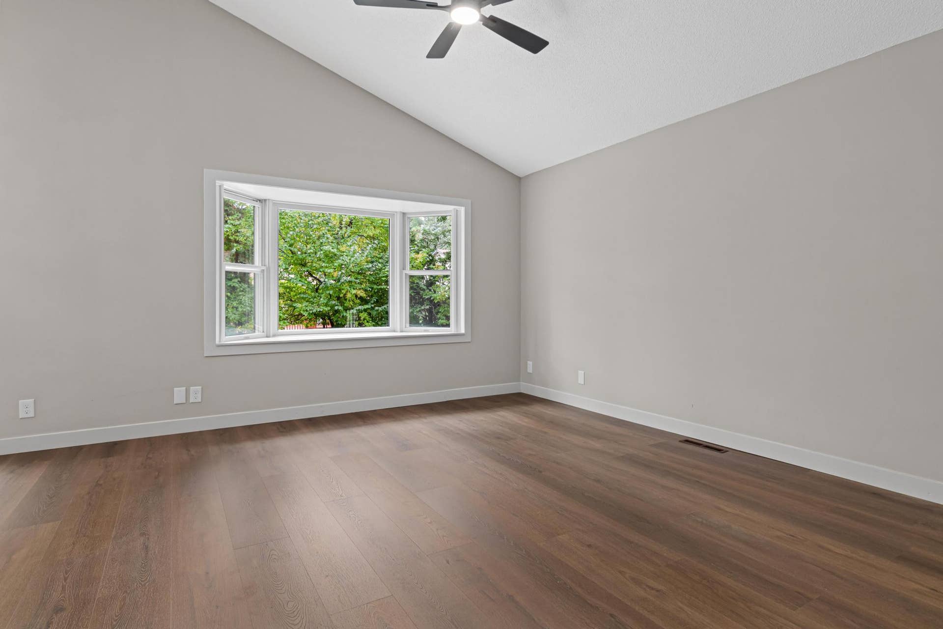 2365 Hillwood Drive E, Maplewood, MN 55119 2365 Hillwood Dr-2.jpg