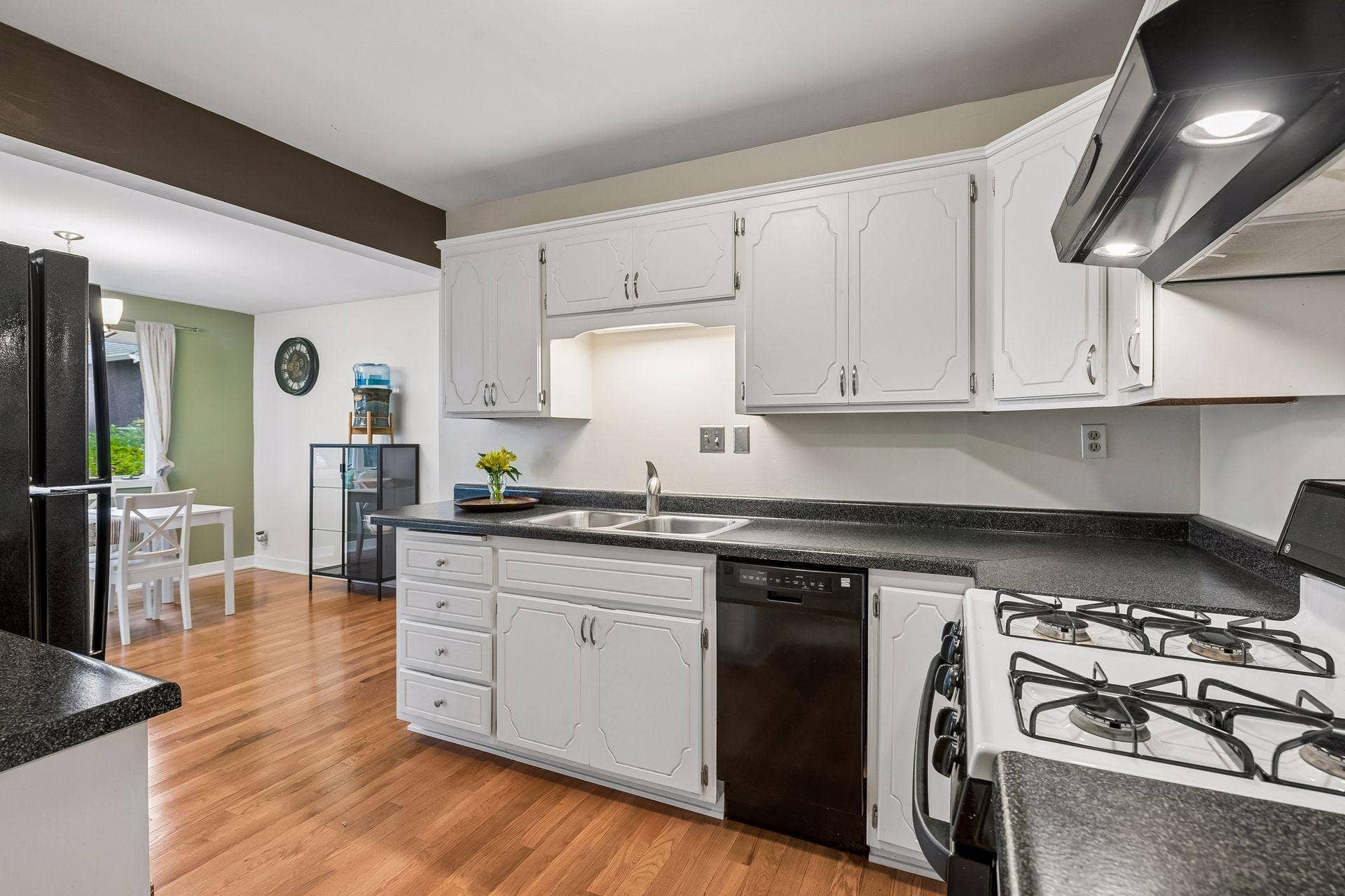 5625 42nd Avenue S, 56, Minneapolis, MN 55417 Huge kitchen with newer appliances.