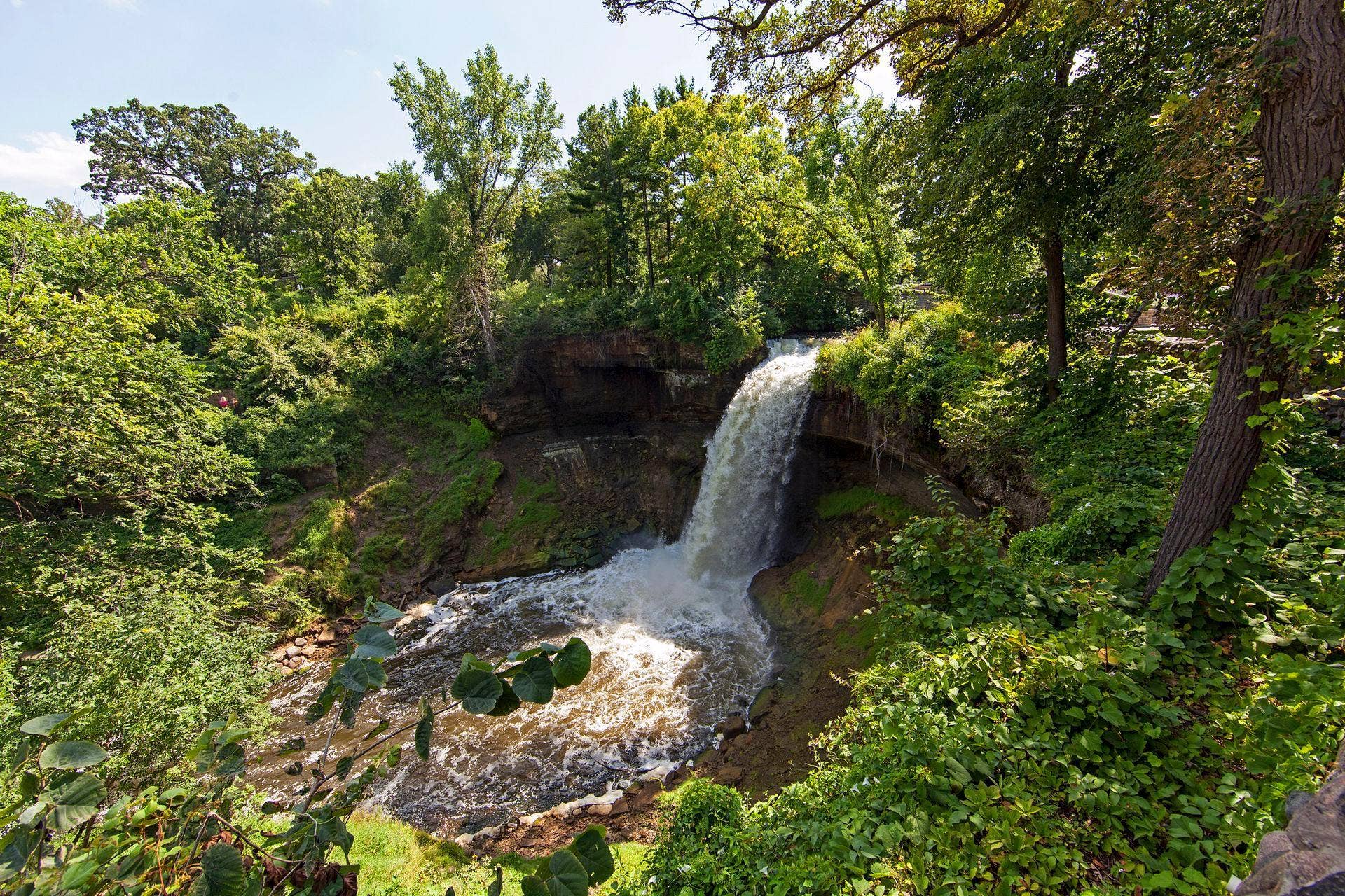 5625 42nd Avenue S, 56, Minneapolis, MN 55417 Quick bike ride to Minnehaha Falls Park.