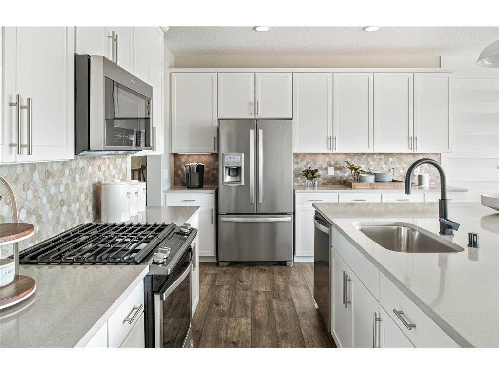 4838 Airlake Drive, Woodbury, MN 55129 4838 Airlake Drive, Woodbury, MN 55129