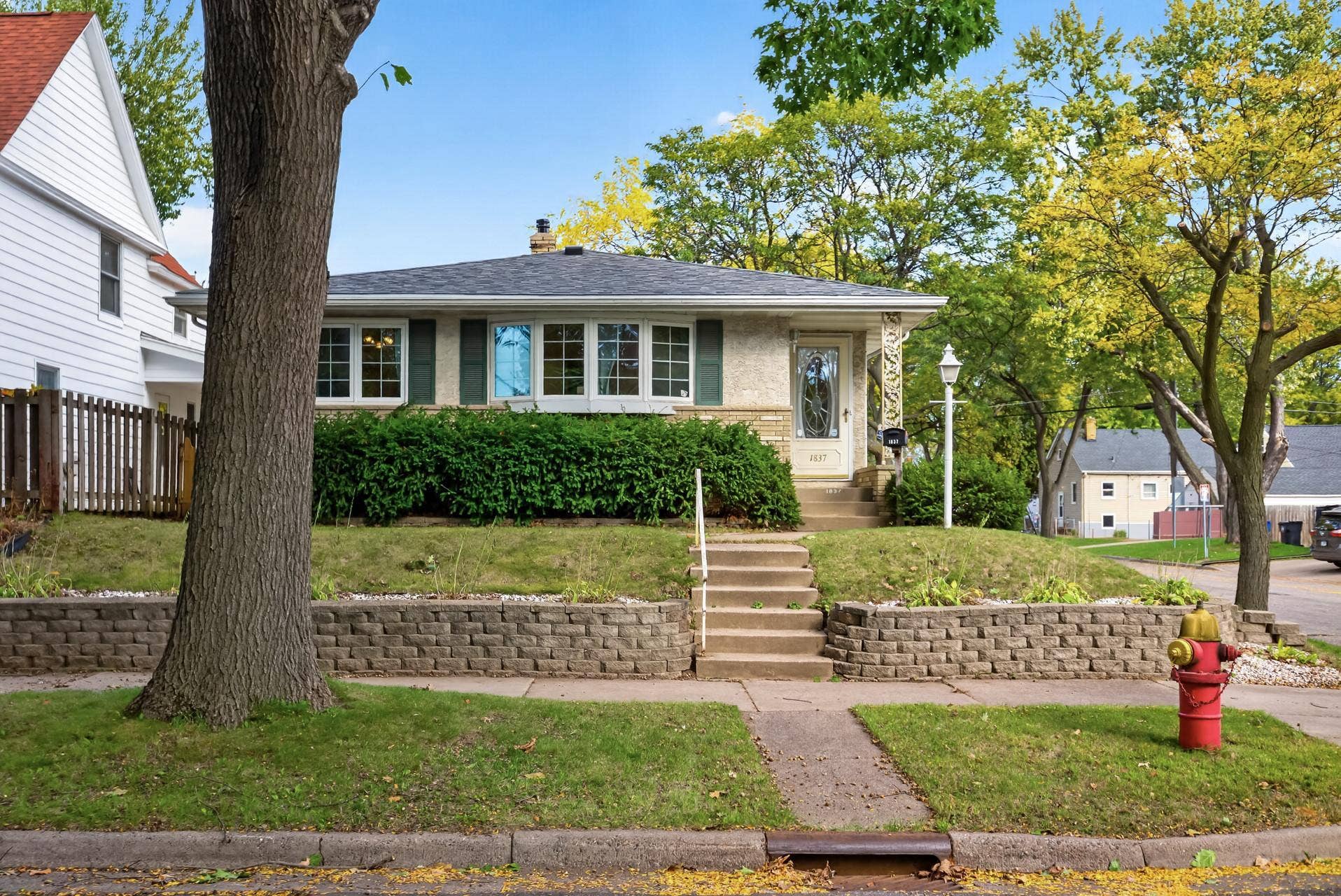 1837 Hawthorne Avenue E, 92, Saint Paul, MN 55119 Front