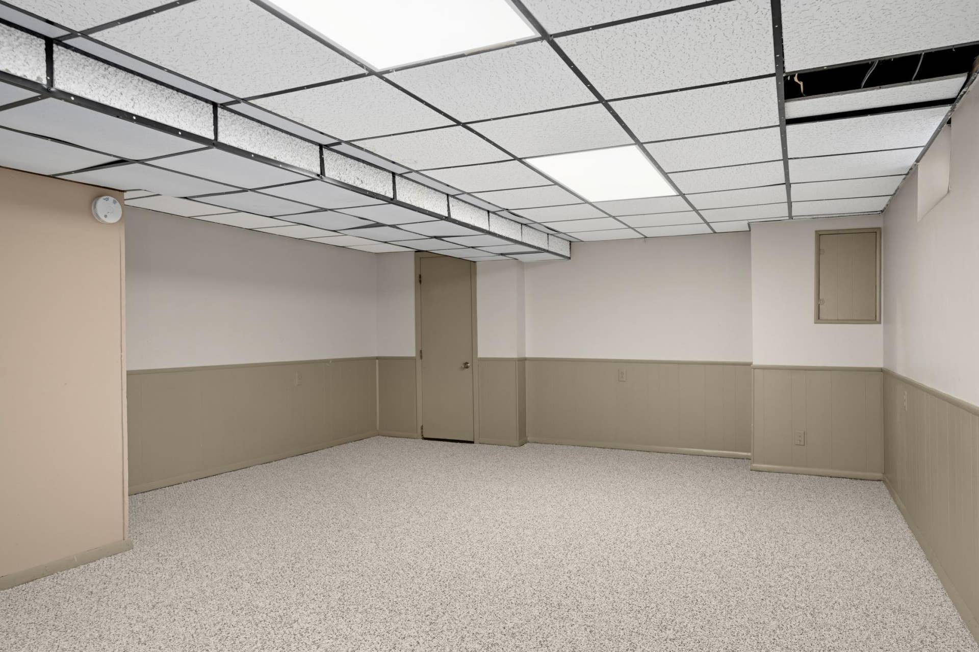 5636 Cedar Avenue S, 17, Minneapolis, MN 55417 5638 lower level amusement room