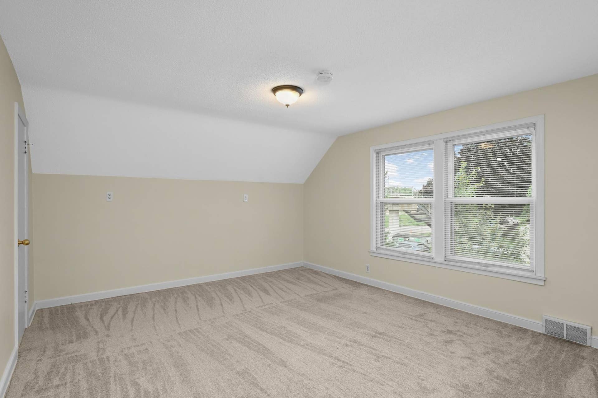 5636 Cedar Avenue S, 17, Minneapolis, MN 55417 5638 upper level bedroom