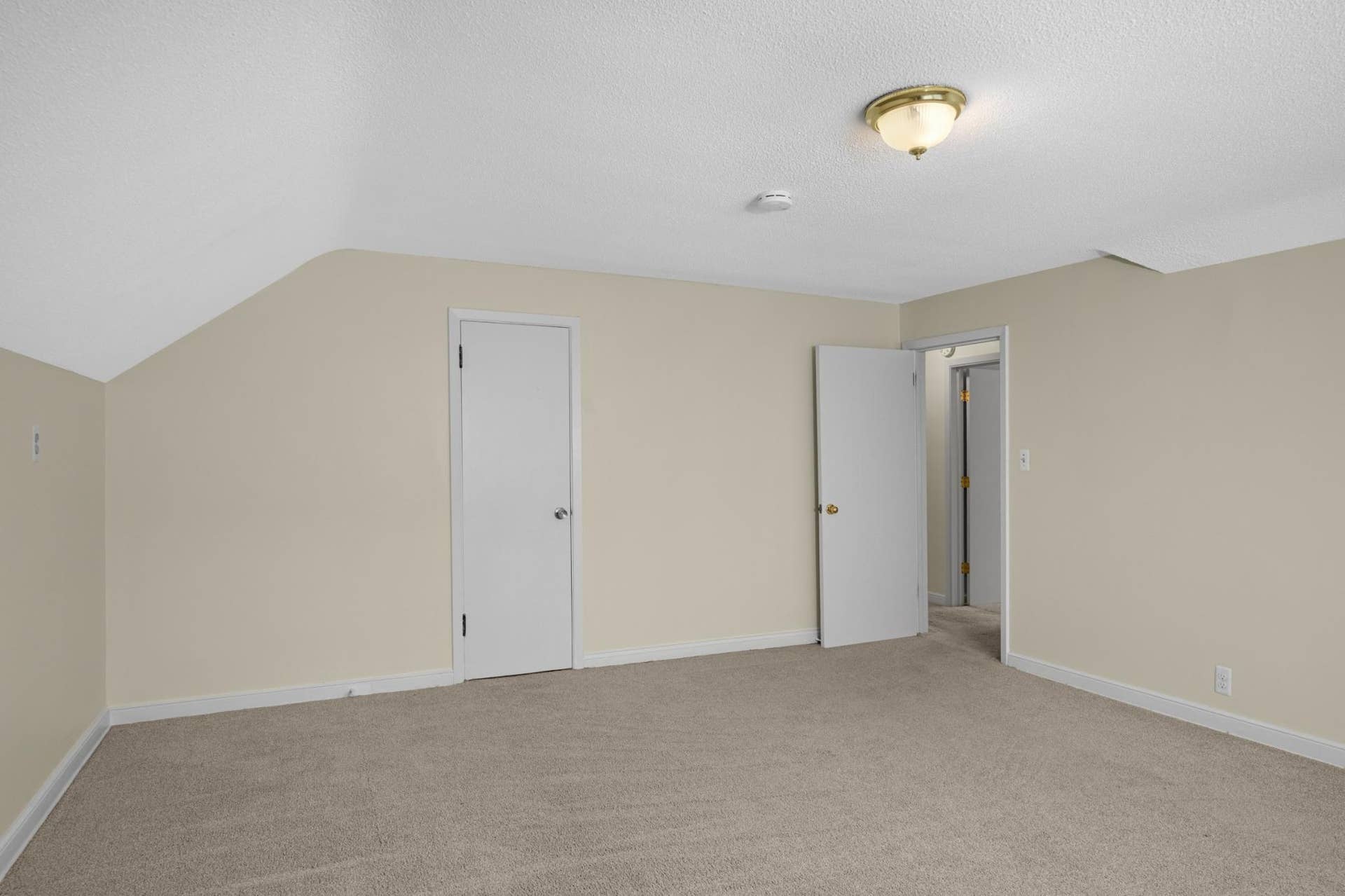 5636 Cedar Avenue S, 17, Minneapolis, MN 55417 5638 upper level bedroom