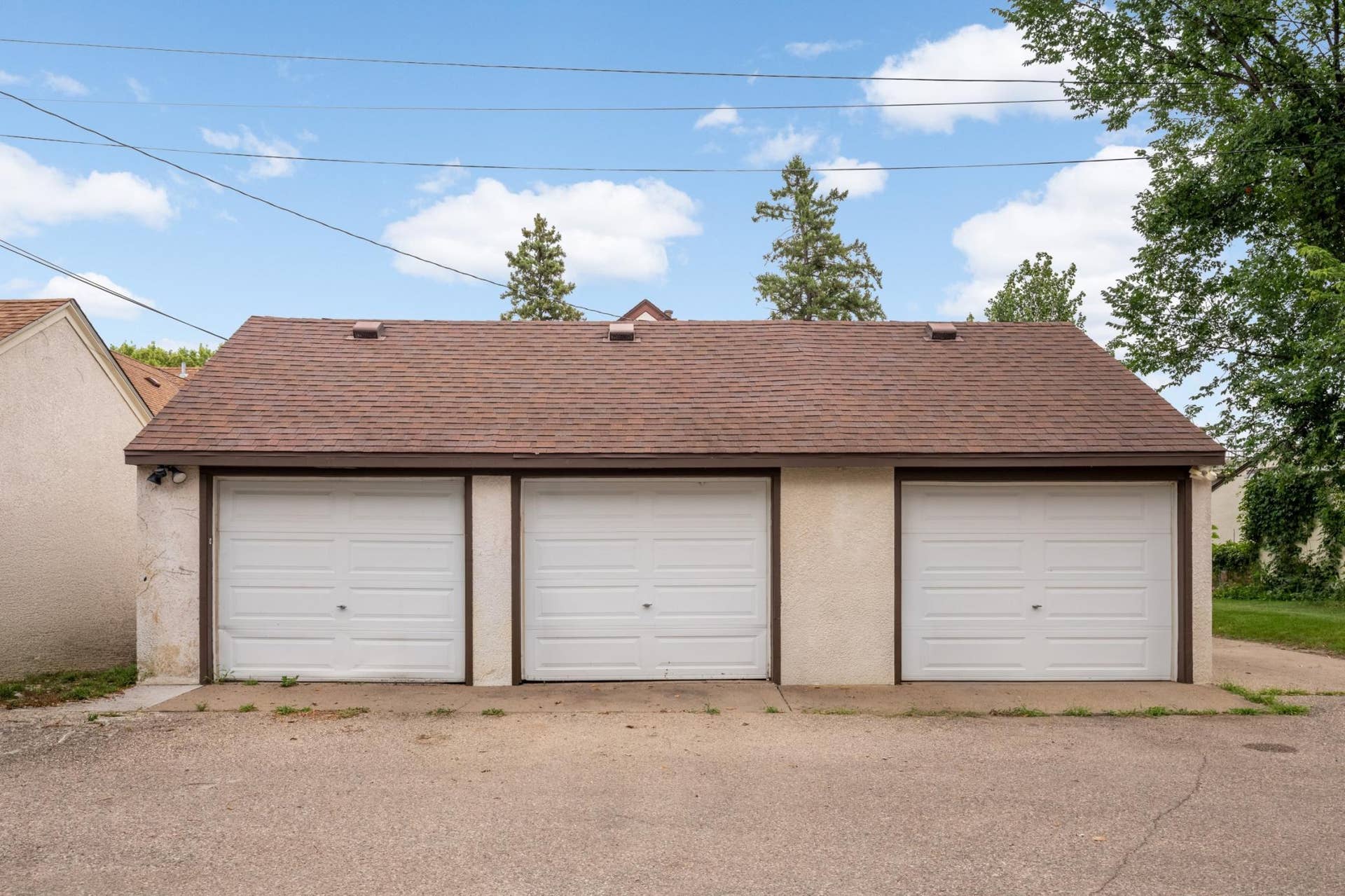 5636 Cedar Avenue S, 17, Minneapolis, MN 55417 Three car garages