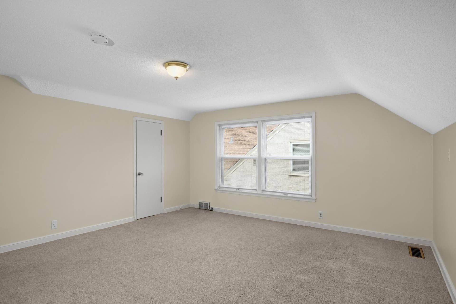 5636 Cedar Avenue S, 17, Minneapolis, MN 55417 5638 upper level bedroom