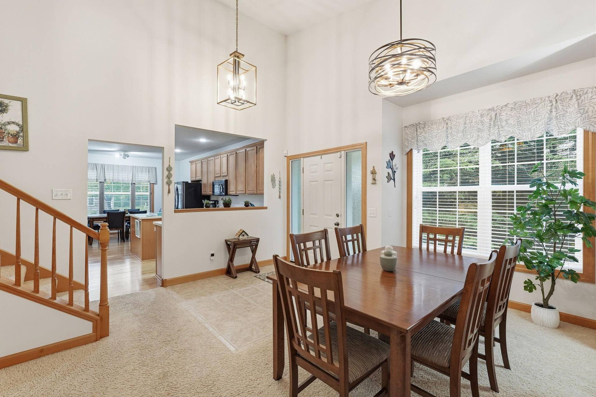 7147 Arthur Drive, Woodbury, MN 55125 13-web-or-mls-7147 Arthur Dr -13.jpg