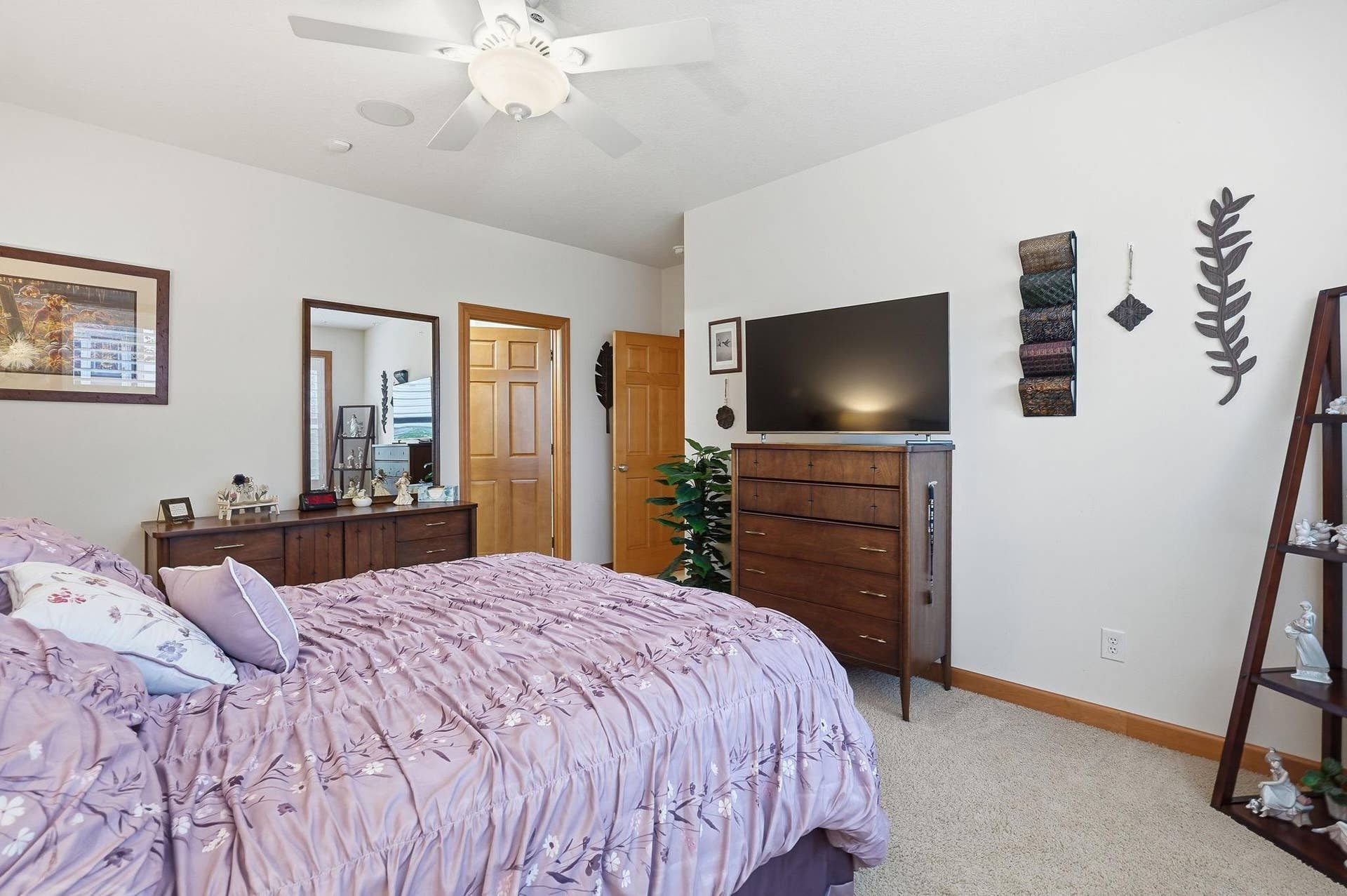 7147 Arthur Drive, Woodbury, MN 55125 20-web-or-mls-7147 Arthur Dr -20.jpg