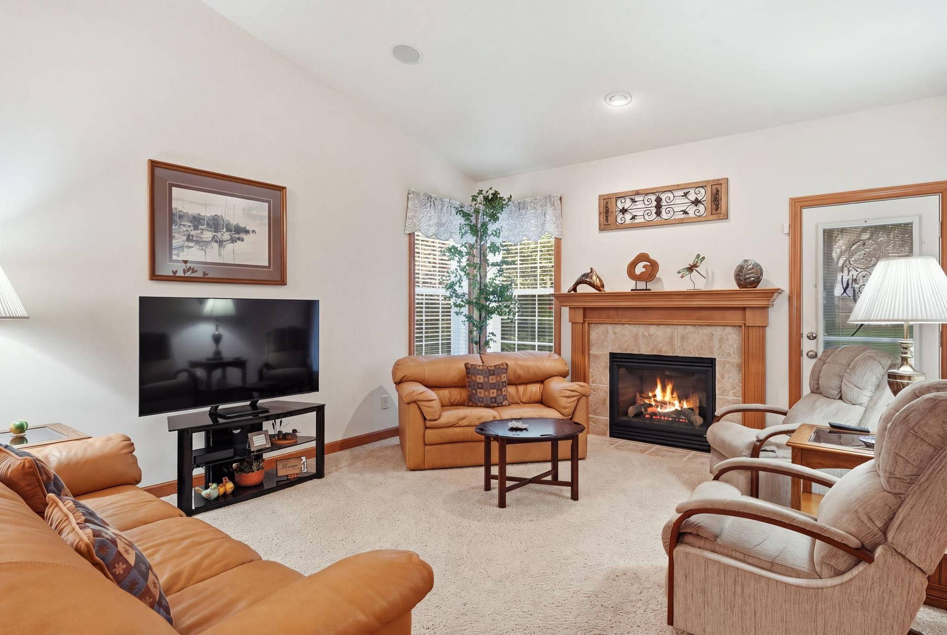 7147 Arthur Drive, Woodbury, MN 55125 6-web-or-mls-7147 Arthur Dr -6.jpg