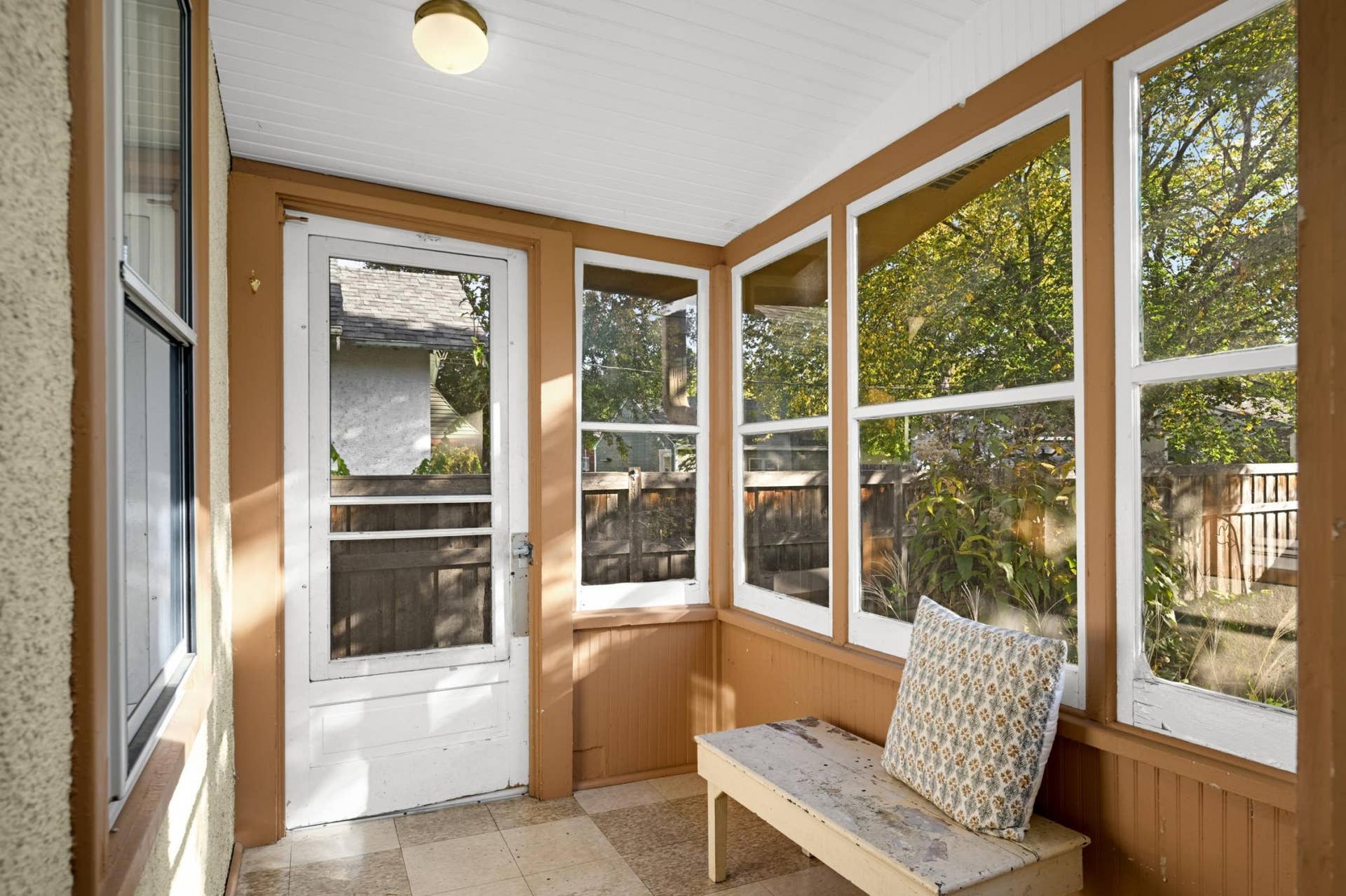 4533 45th Avenue S, 32, Minneapolis, MN 55406 Enter through the back porch and into the mudroom