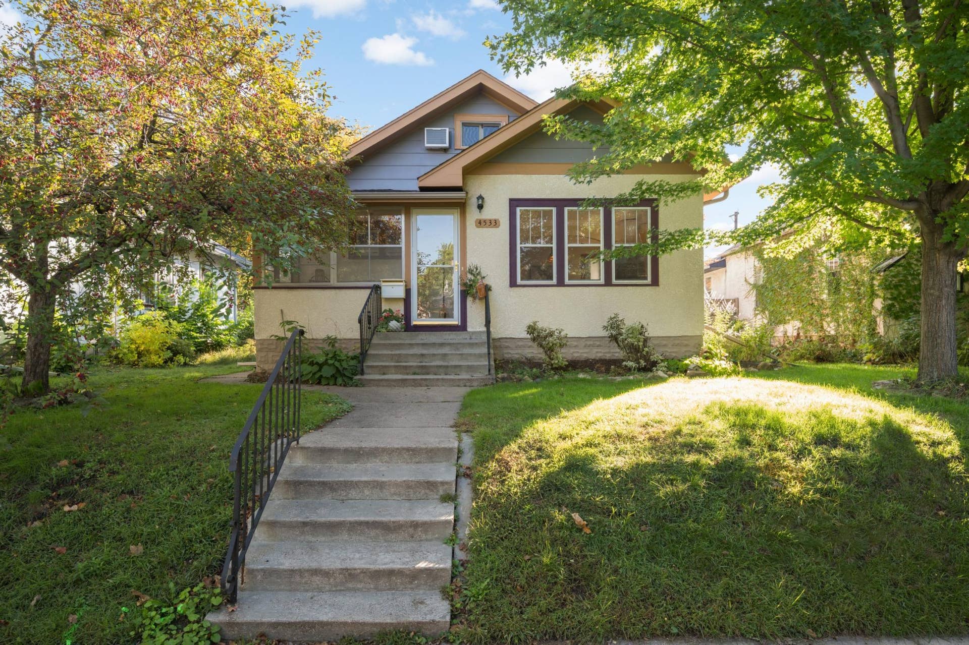 4533 45th Avenue S, 32, Minneapolis, MN 55406 Welcome to 4533 45th Avenue South in the Hiawatha Neighborhood of Minneapolis!