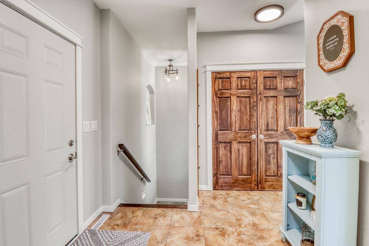 5888 26th Street S, Fargo, ND 58104 Mudroom off garage/laundry area