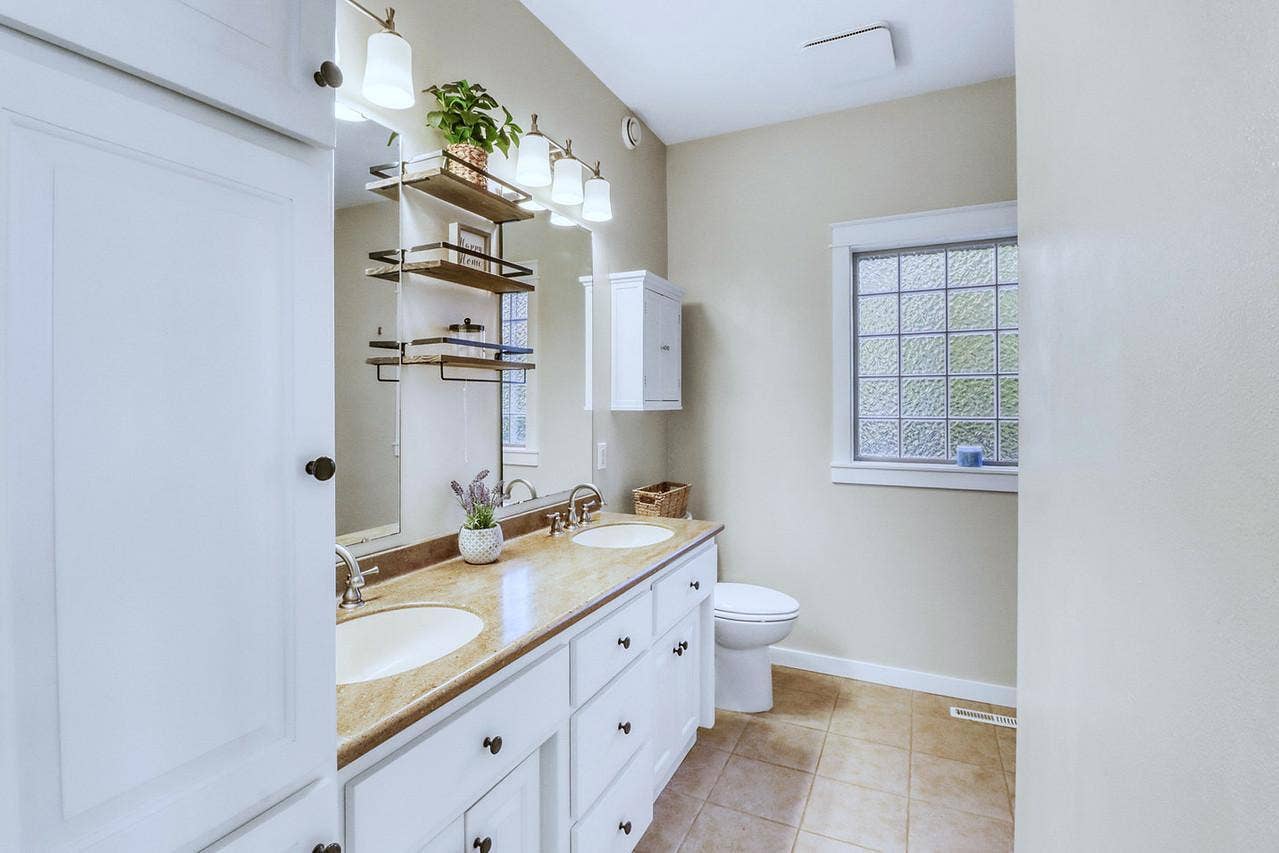 5888 26th Street S, Fargo, ND 58104 Primary Bathroom w/ dual sinks
