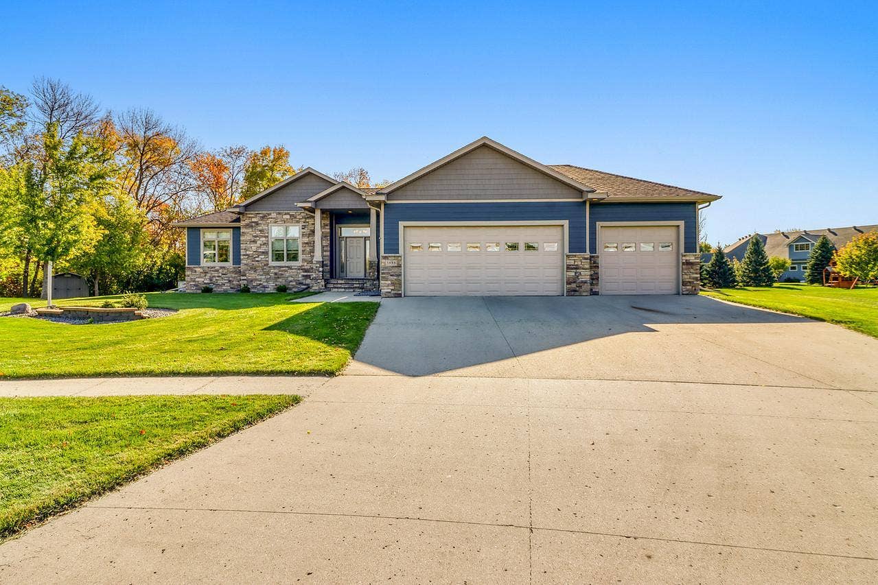 5888 26th Street S, Fargo, ND 58104 Welcome Home