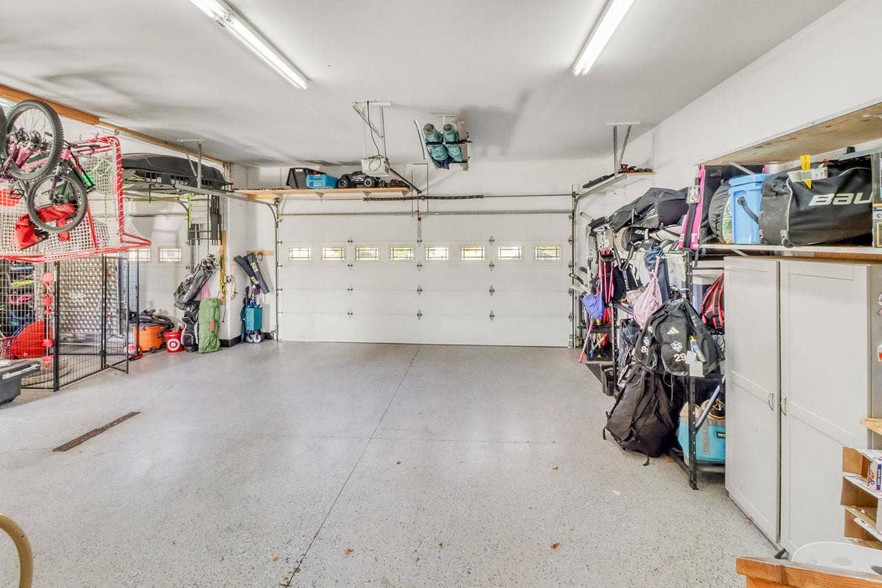 5888 26th Street S, Fargo, ND 58104 Garage