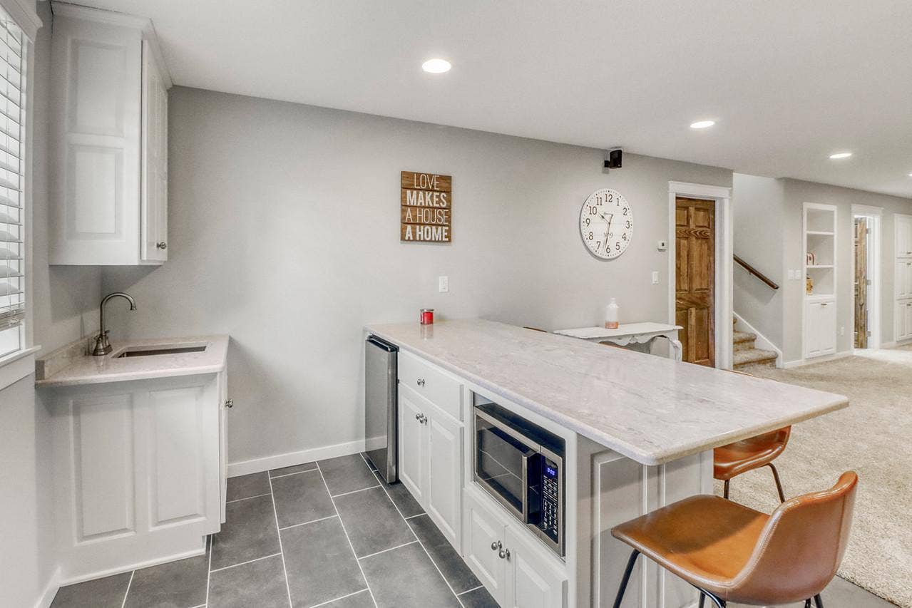 5888 26th Street S, Fargo, ND 58104 Basement Wet Bar