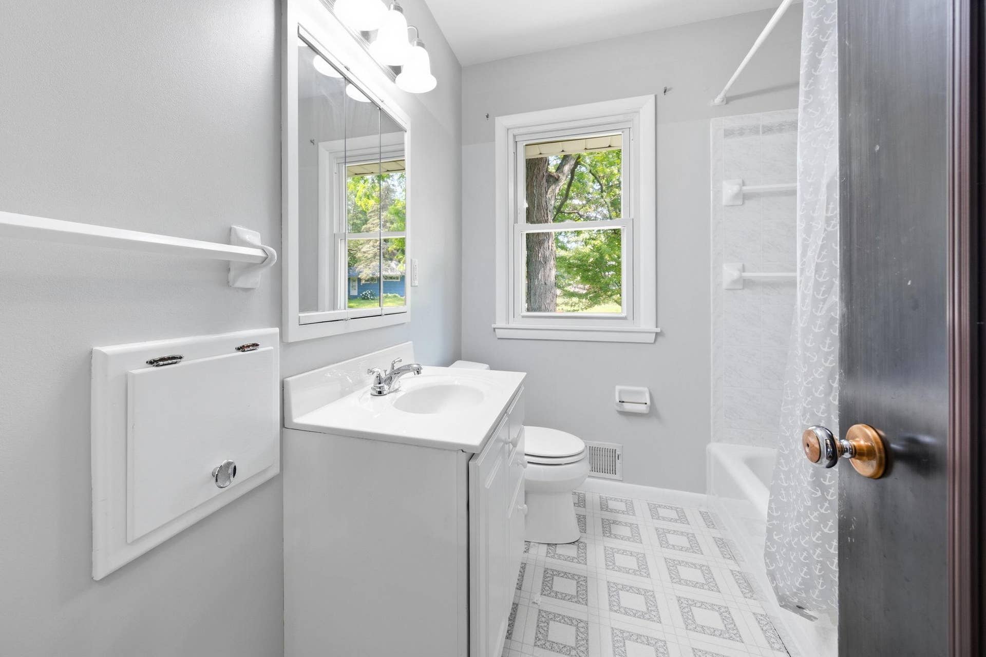 821 Sterling Street N, Maplewood, MN 55119 15-web-or-mls-111.jpg