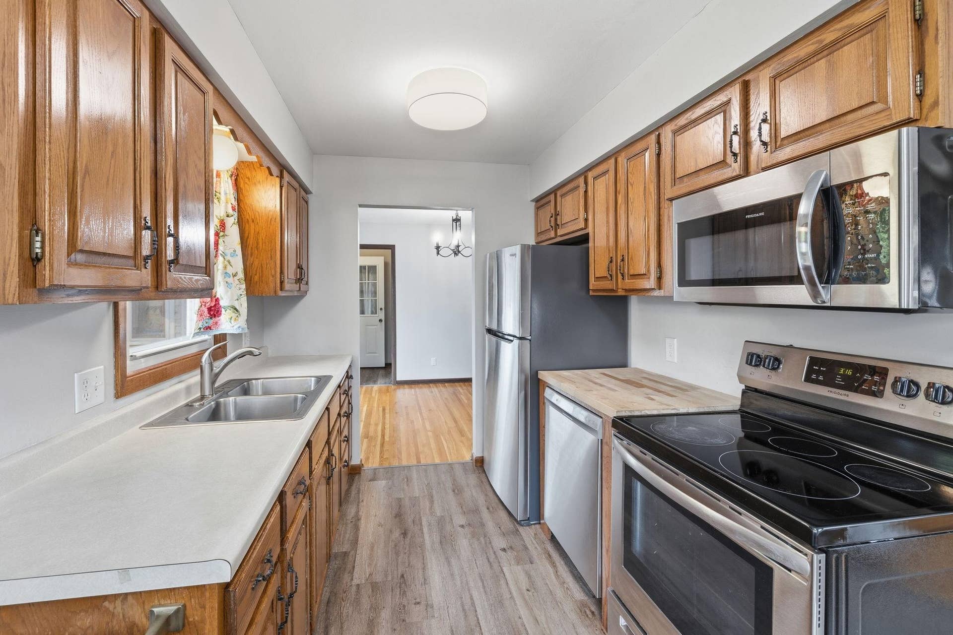 821 Sterling Street N, Maplewood, MN 55119 10-web-or-mls-106.jpg