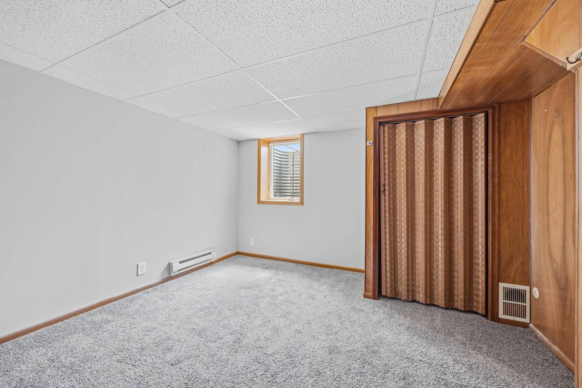 821 Sterling Street N, Maplewood, MN 55119 17-web-or-mls-115.jpg