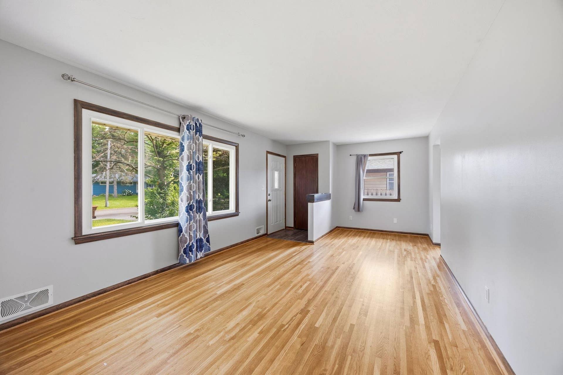821 Sterling Street N, Maplewood, MN 55119 13-web-or-mls-116.jpg