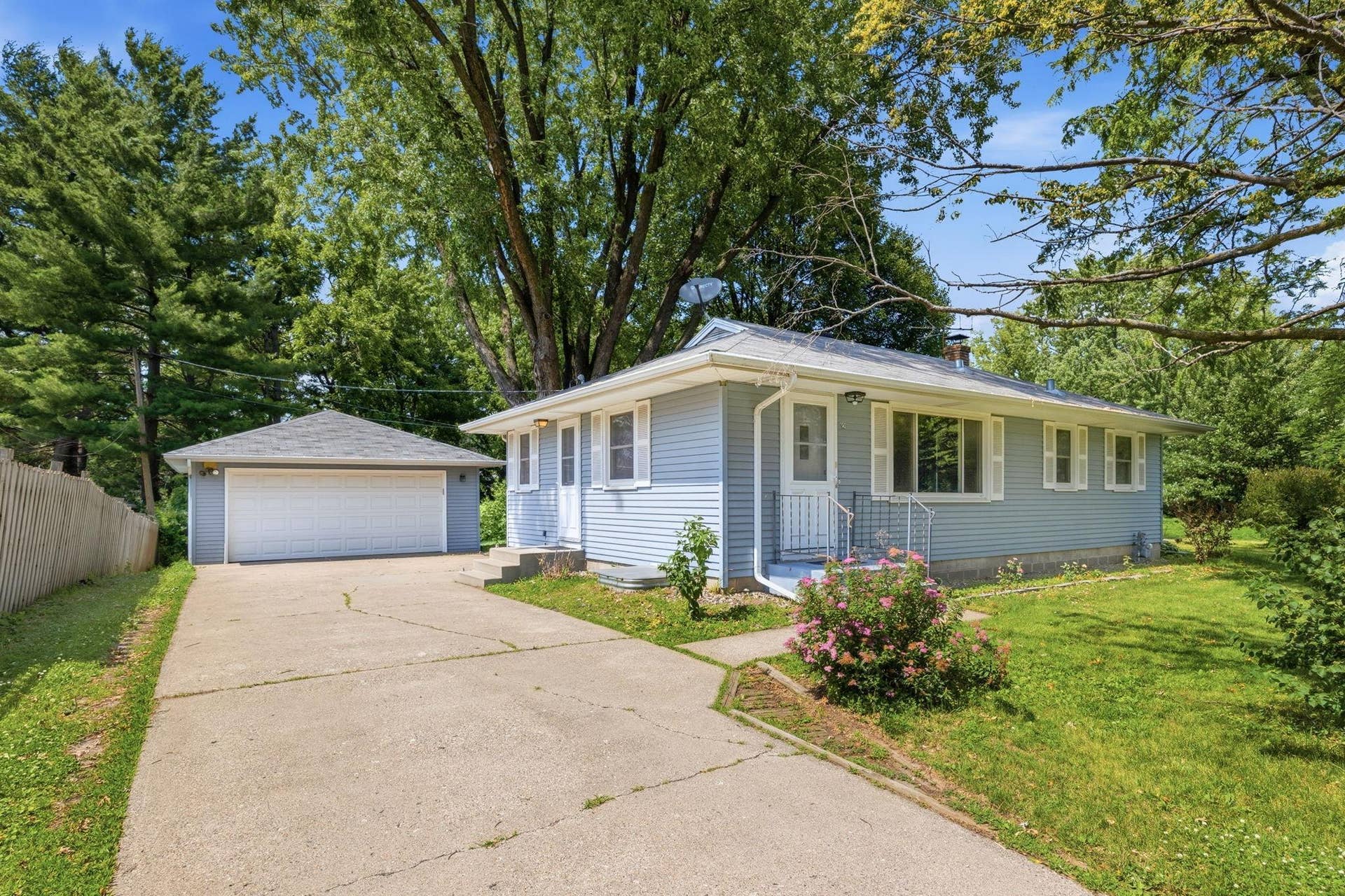 821 Sterling Street N, Maplewood, MN 55119 2-web-or-mls-101.jpg
